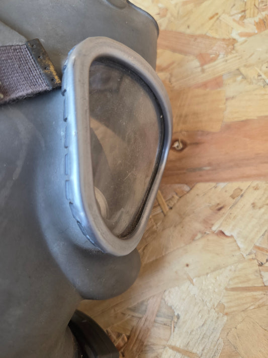 Finnish M61 Type 3 Gas Mask Respirator Full face Gas Mask with Filter Used