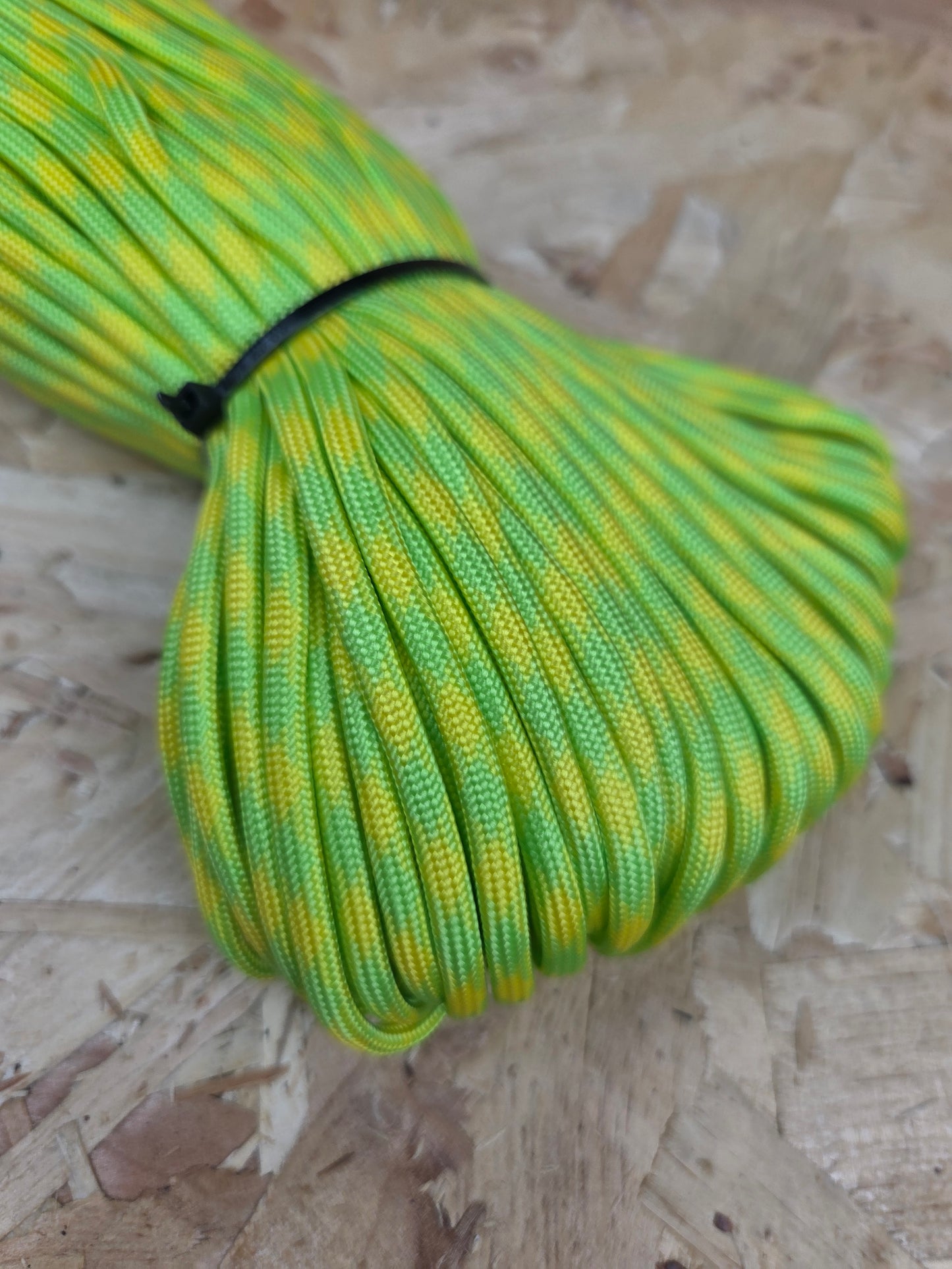 Paracord Cord Retention Loop Basha & Bivi Tent Shelter Rope Bushcraft Line Green & Yellow
