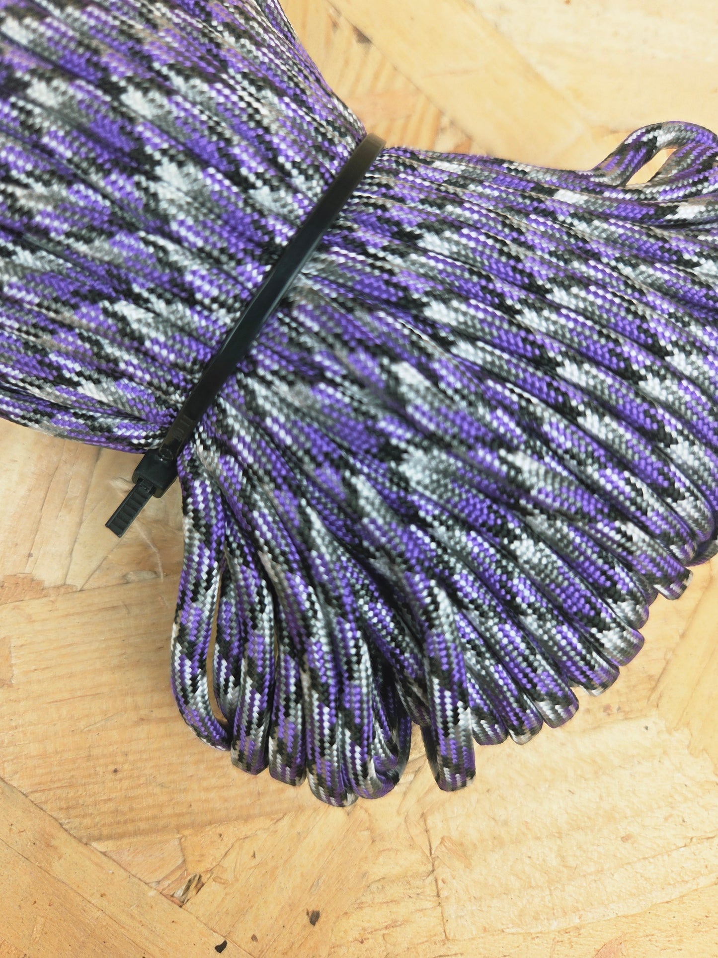 Paracord Cord Retention Loop Basha & Bivi Tent Shelter Rope Bushcraft Line Purple Black & White
