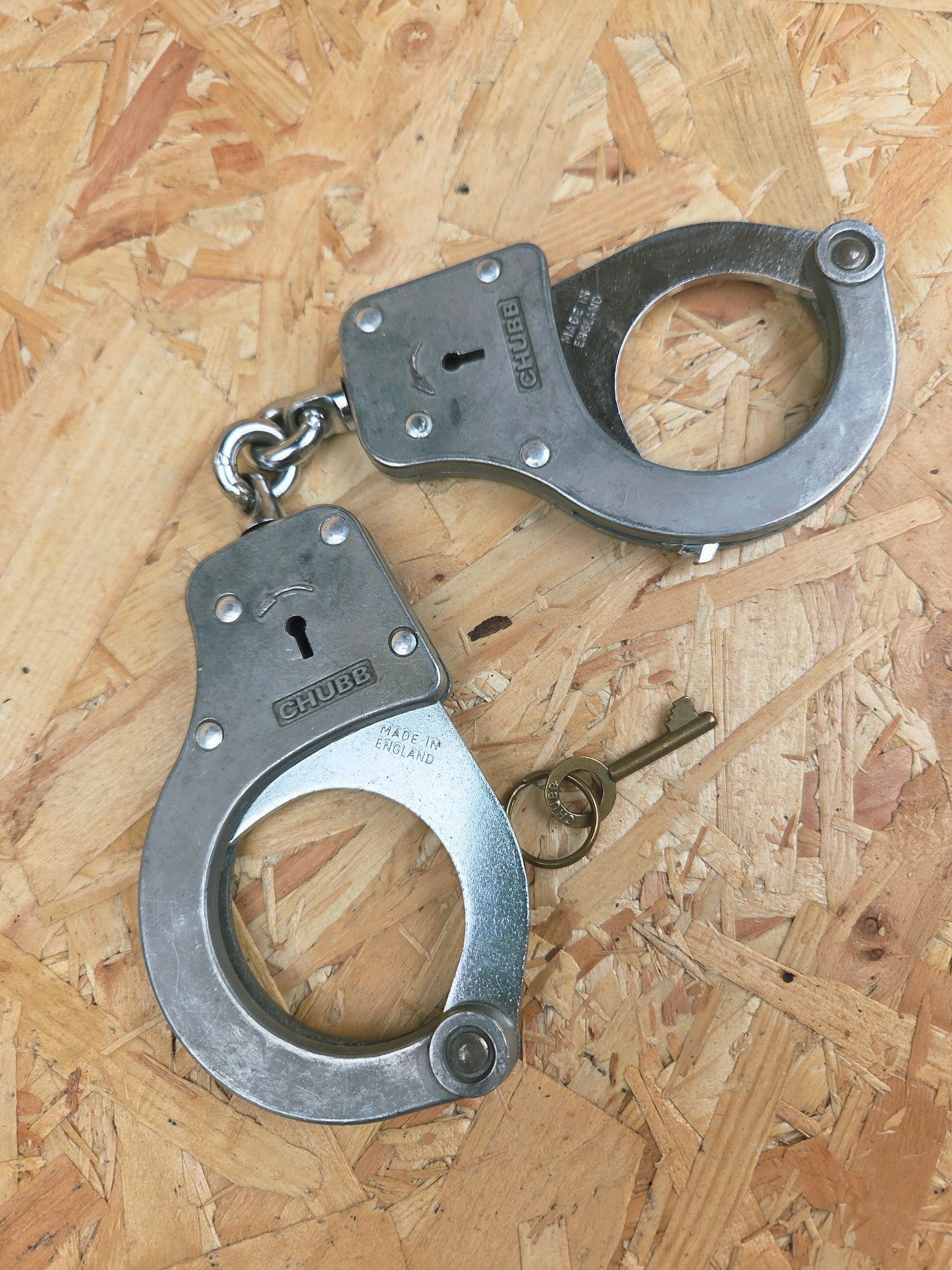 Vintage Genuine CHUBB Chain Handcuffs Cuffs Collectable Made In England Original CHUBB Key Included