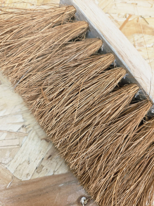 Outdoor Hand Brush Natural Coconut Fibre Wooden Handle Outside Workshop Garage Garden 28cm