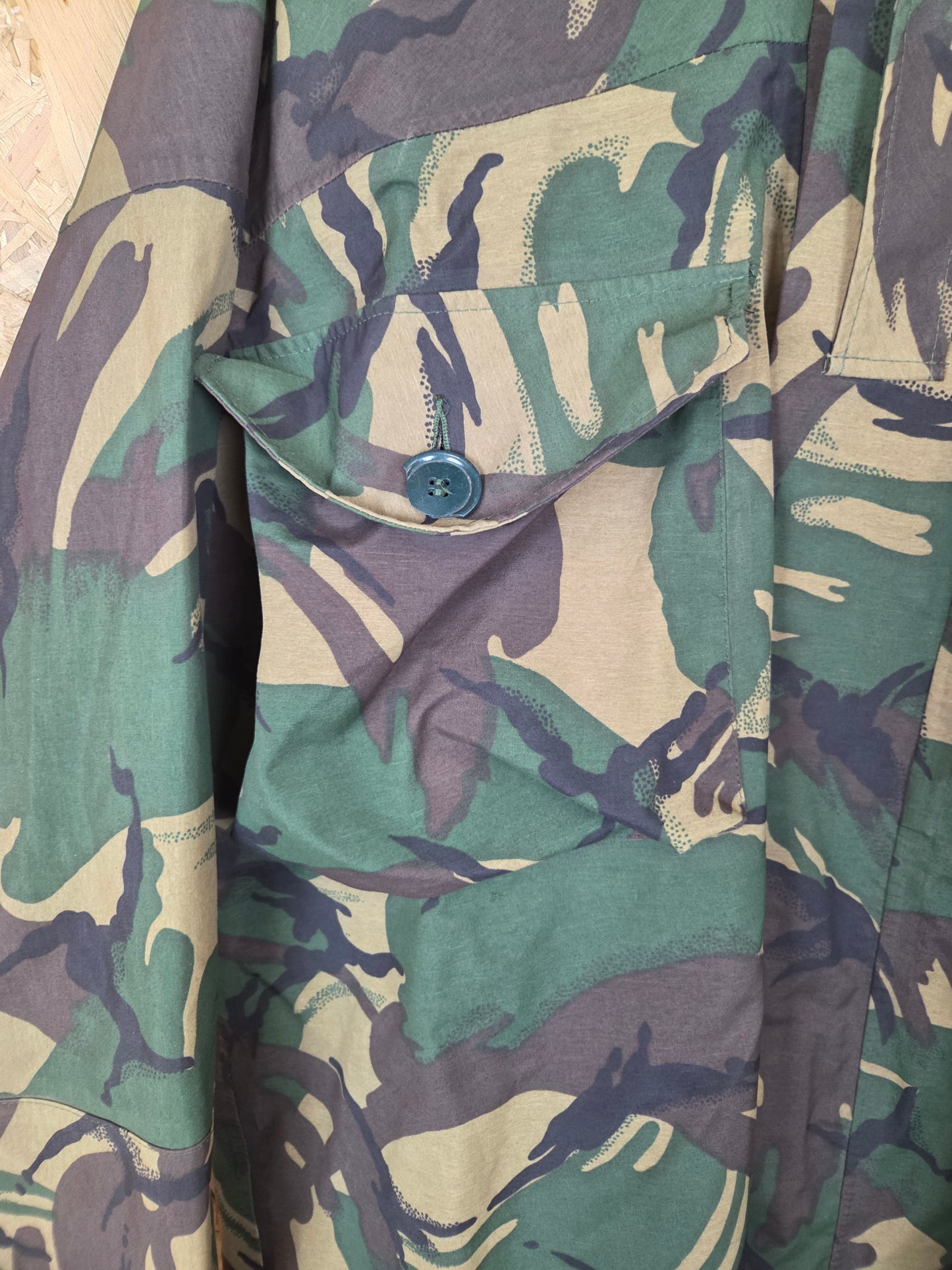 Genuine British Army Smock MVP Jacket Woodland DPM Camouflage Camo Windproof Waterproof Goretex Coat Military Cadet Paintball Tactical Airsoft Camo Coat (Copy)