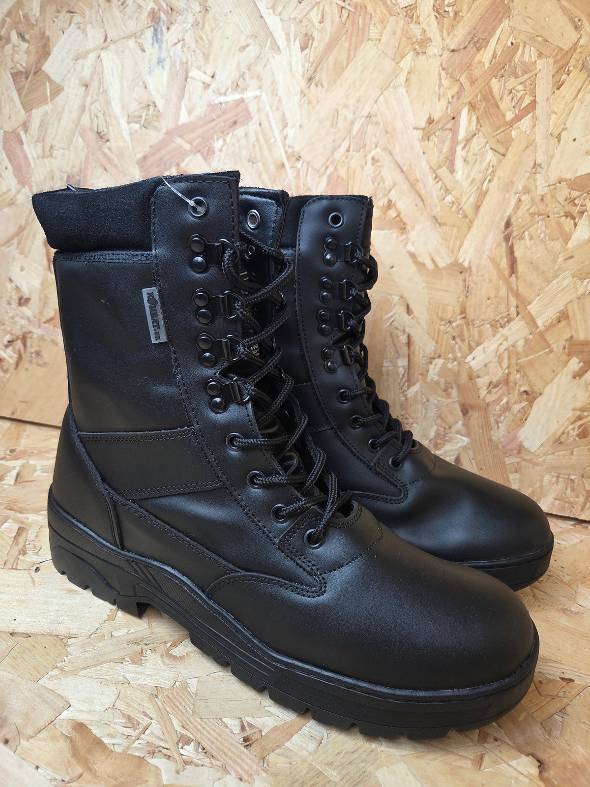 Boots/Shoes