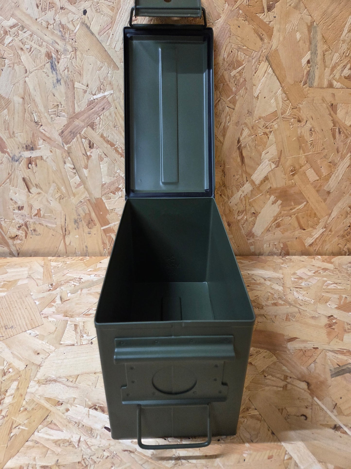 Medium 50 CAL Ammo Box Tin Olive Green 28cm x 18cm x 14cm M2A1