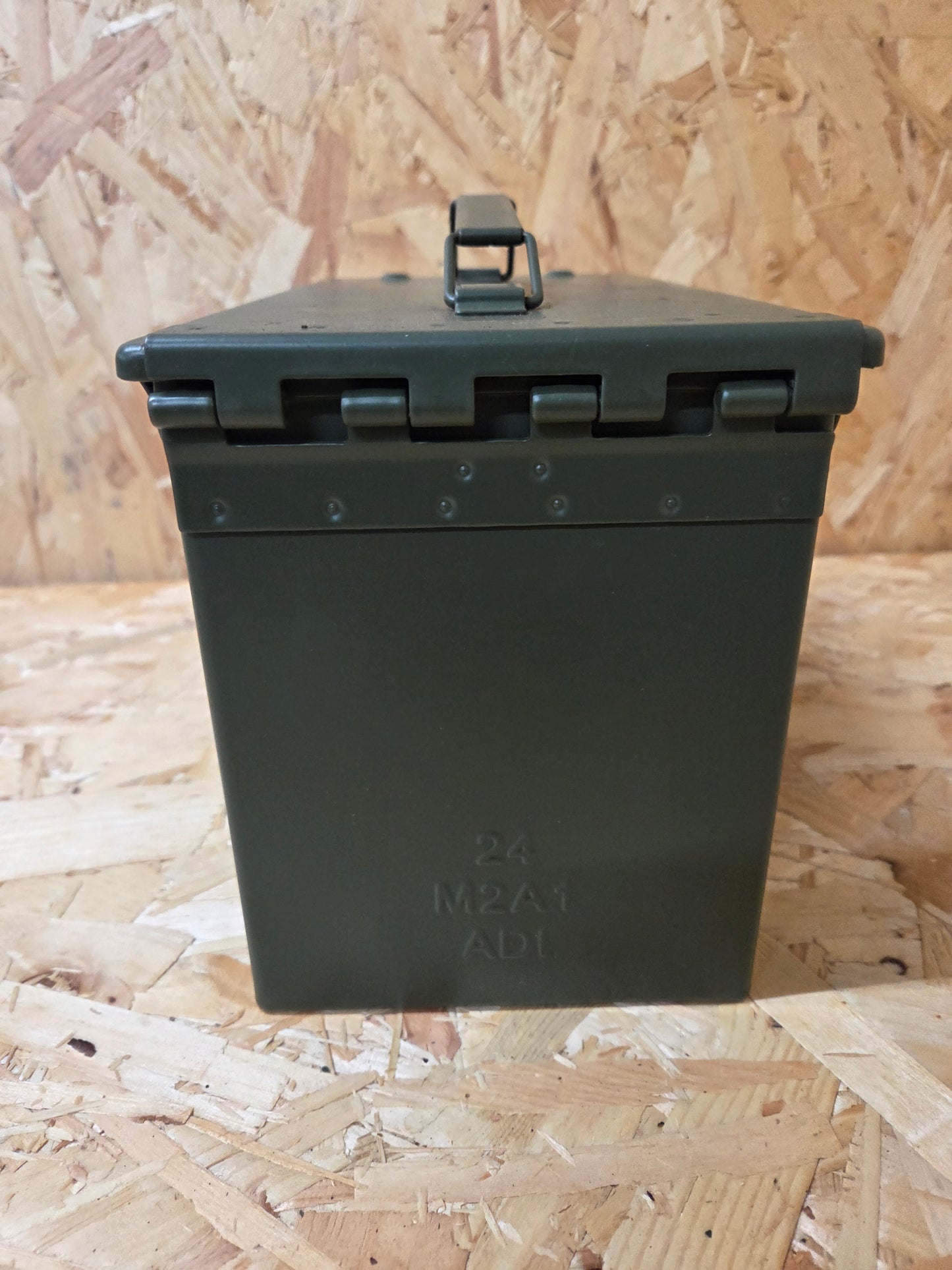 Medium 50 CAL Ammo Box Tin Olive Green 28cm x 18cm x 14cm M2A1