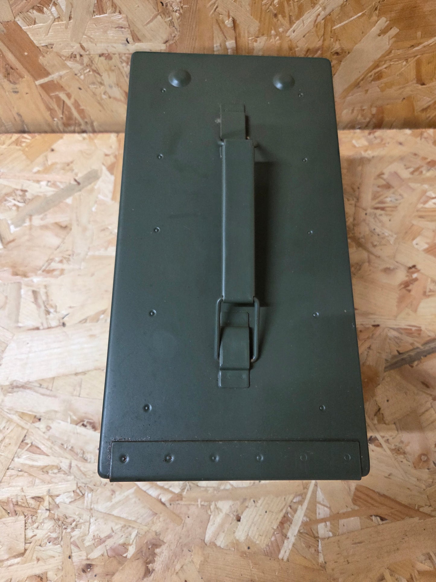 Medium 50 CAL Ammo Box Tin Olive Green 28cm x 18cm x 14cm M2A1