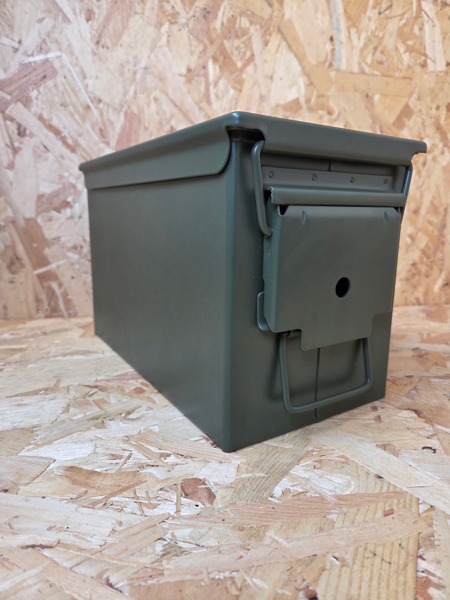 Medium 50 CAL Ammo Box Tin Olive Green 28cm x 18cm x 14cm M2A1