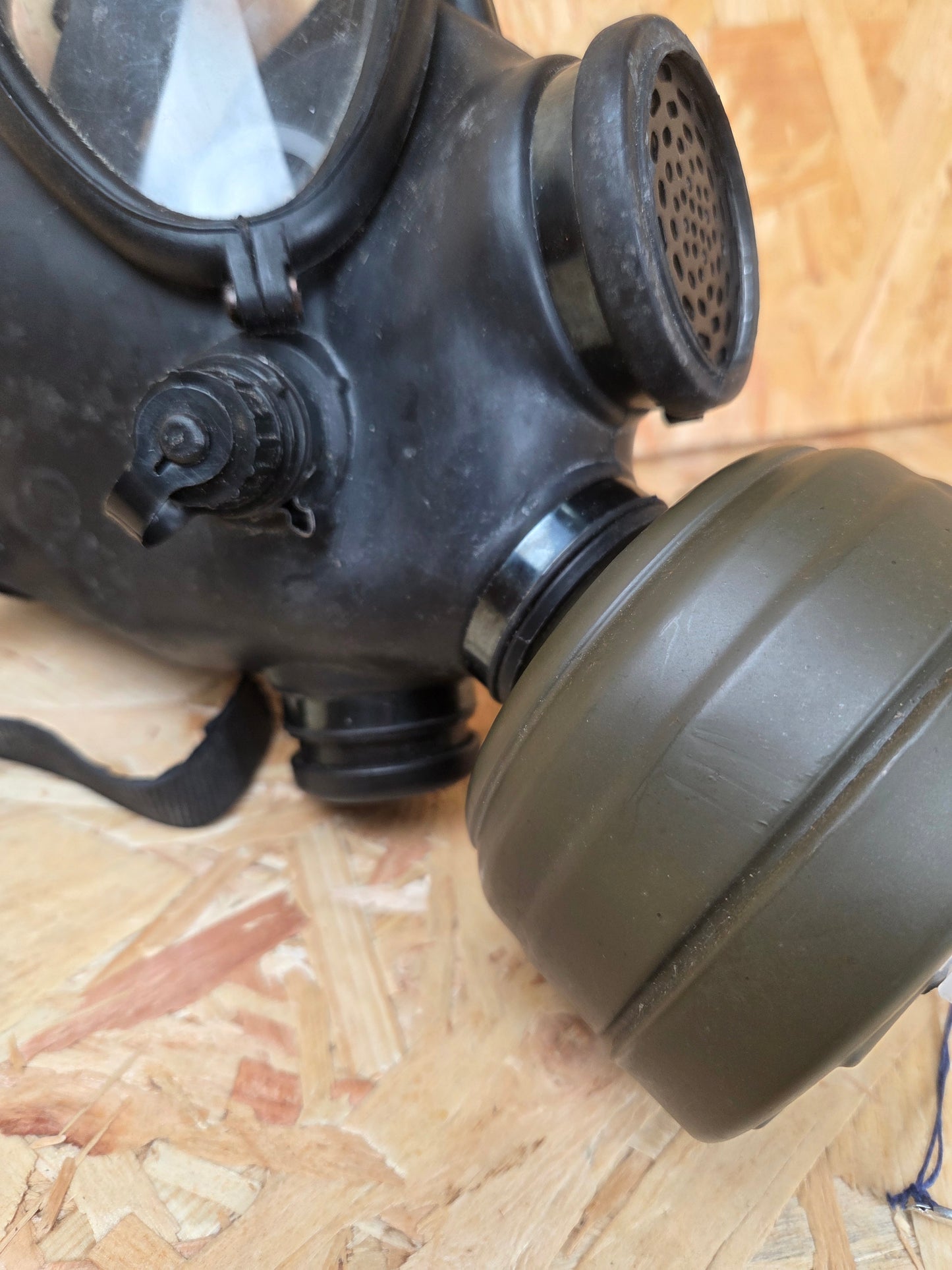 Israeli Defence M15 Respirator Full face Gas Mask with Filter Size 2