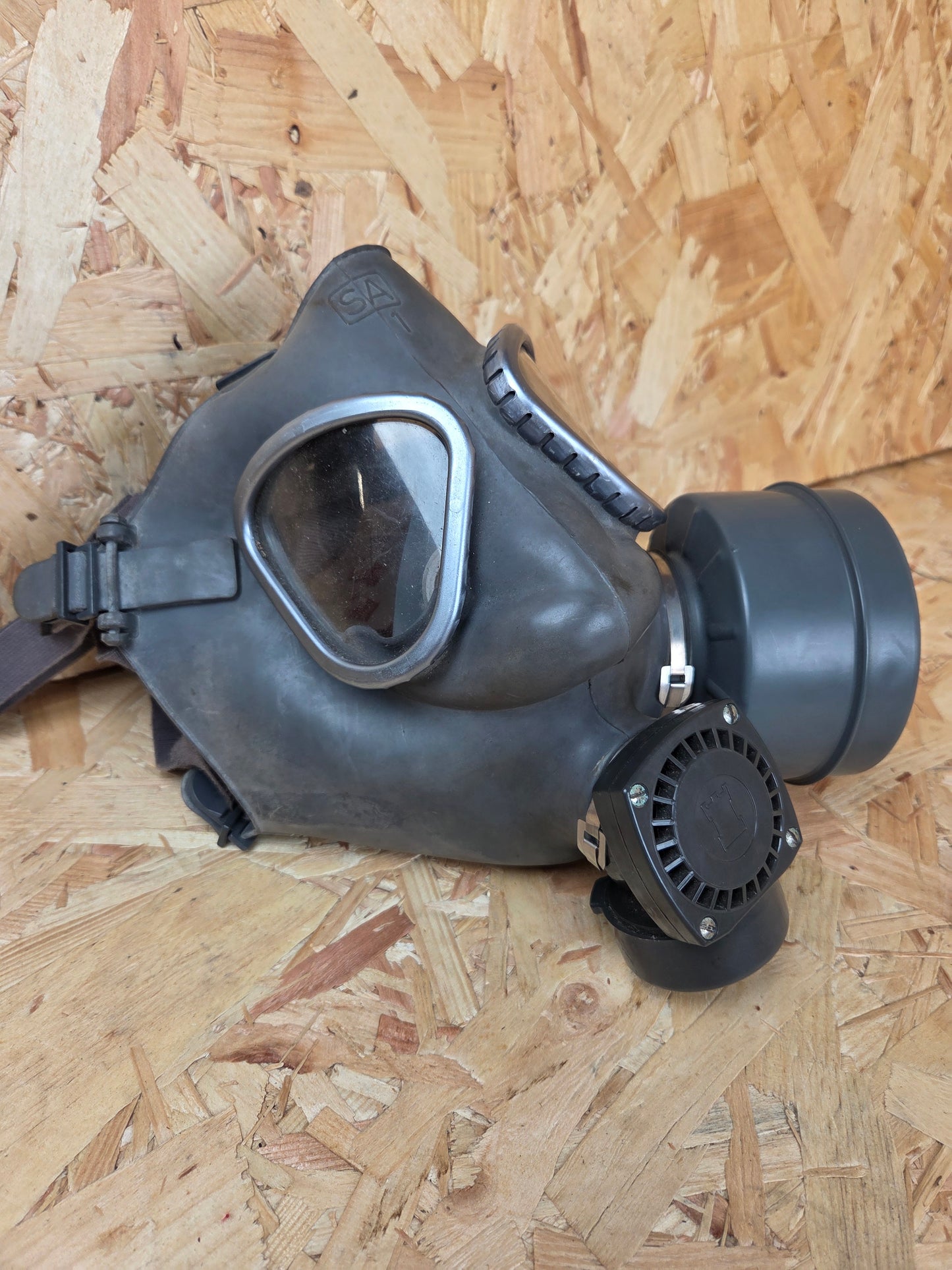 Finnish M61 Type 3 Gas Mask Respirator Full face Gas Mask with Filter Used