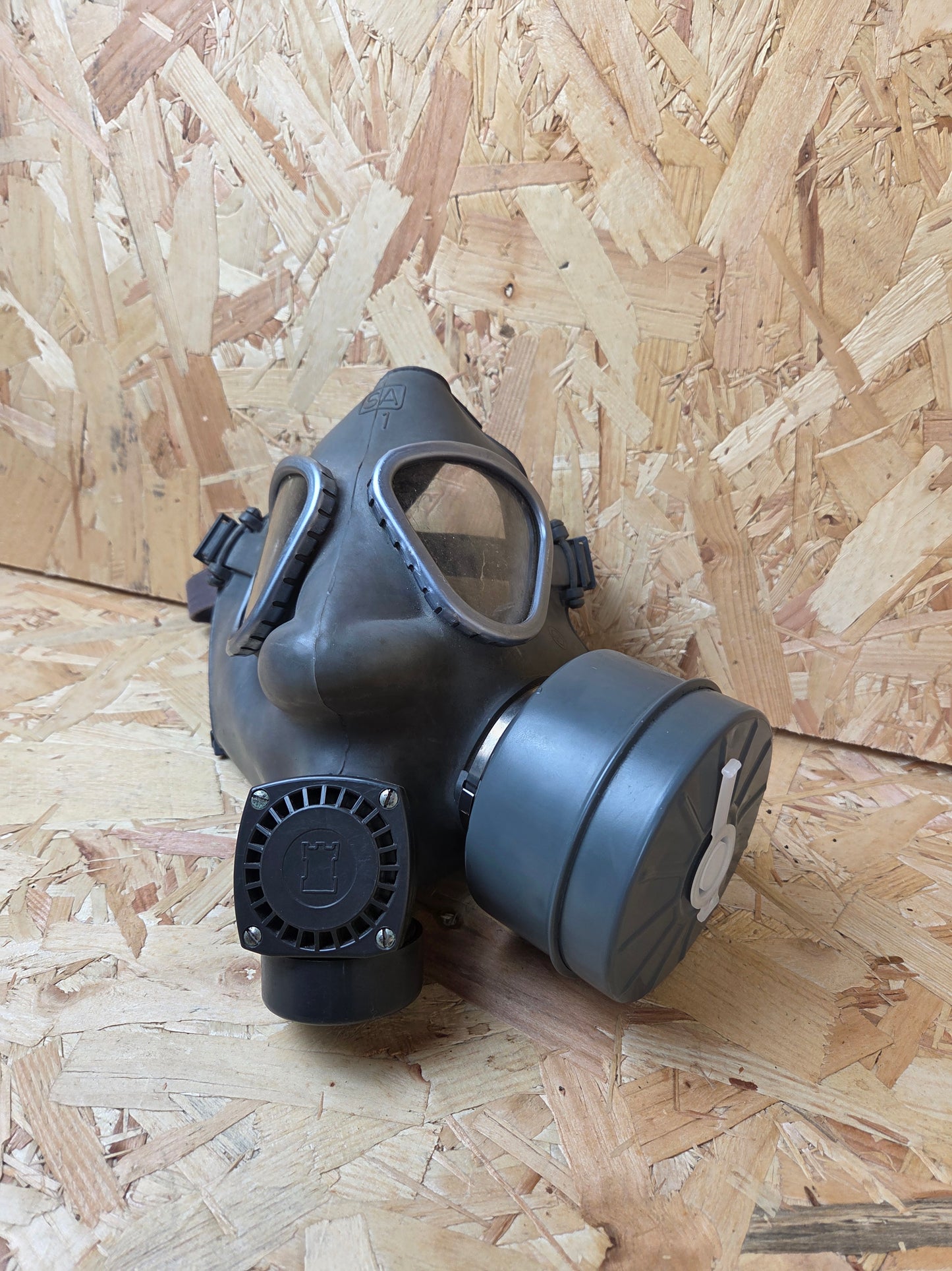 Finnish M61 Type 3 Gas Mask Respirator Full face Gas Mask with Filter Used