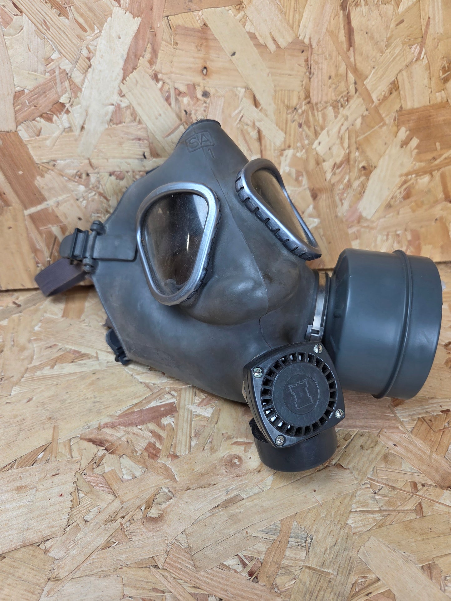 Finnish M61 Type 3 Gas Mask Respirator Full face Gas Mask with Filter Used