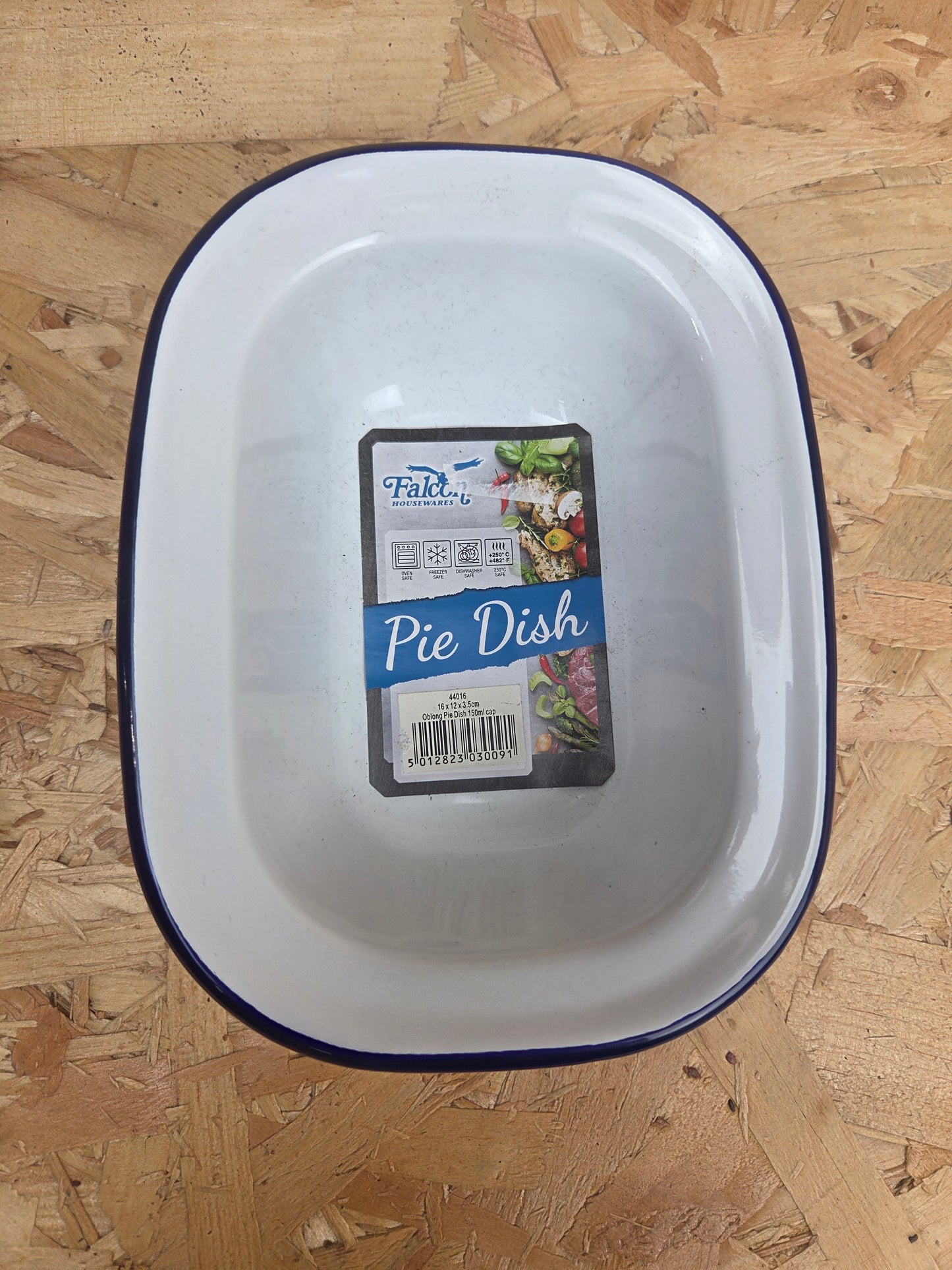 Enamel Pie Dish White and Blue Camping Picnic Caravan Enamel Bowl Falcon 16cm x 12cm x 3.5cm
