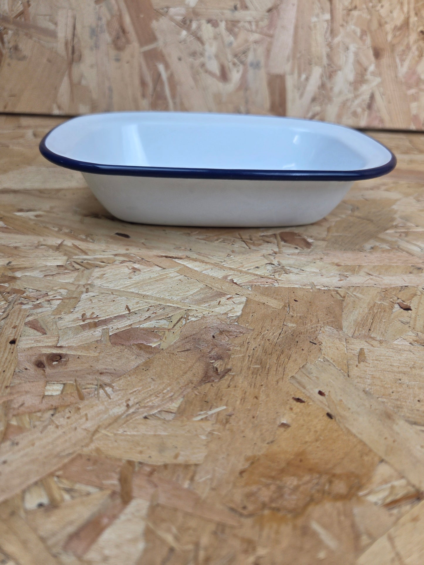 Enamel Pie Dish White and Blue Camping Picnic Caravan Enamel Bowl Falcon 20cm x 15cm x 4.5cm