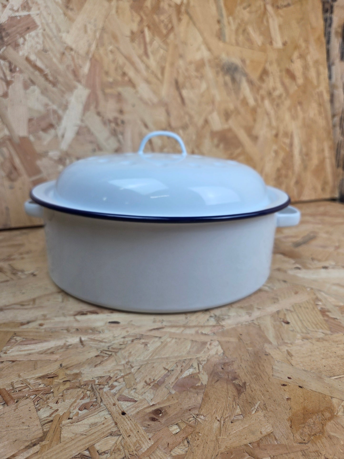 Enamel Pudding Round Roaster White and Blue Camping Picnic Caravan Enamel Casserole Dish Falcon 26cm x 11cm deep