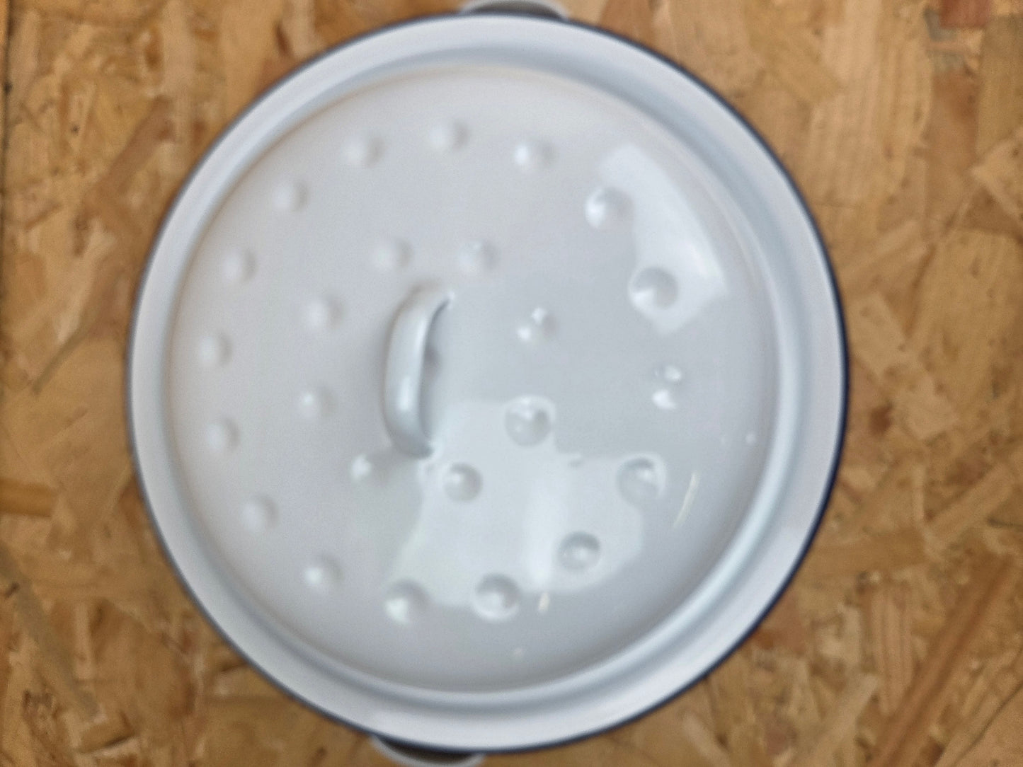 Enamel Pudding Round Roaster White and Blue Camping Picnic Caravan Enamel Casserole Dish Falcon 26cm x 11cm deep