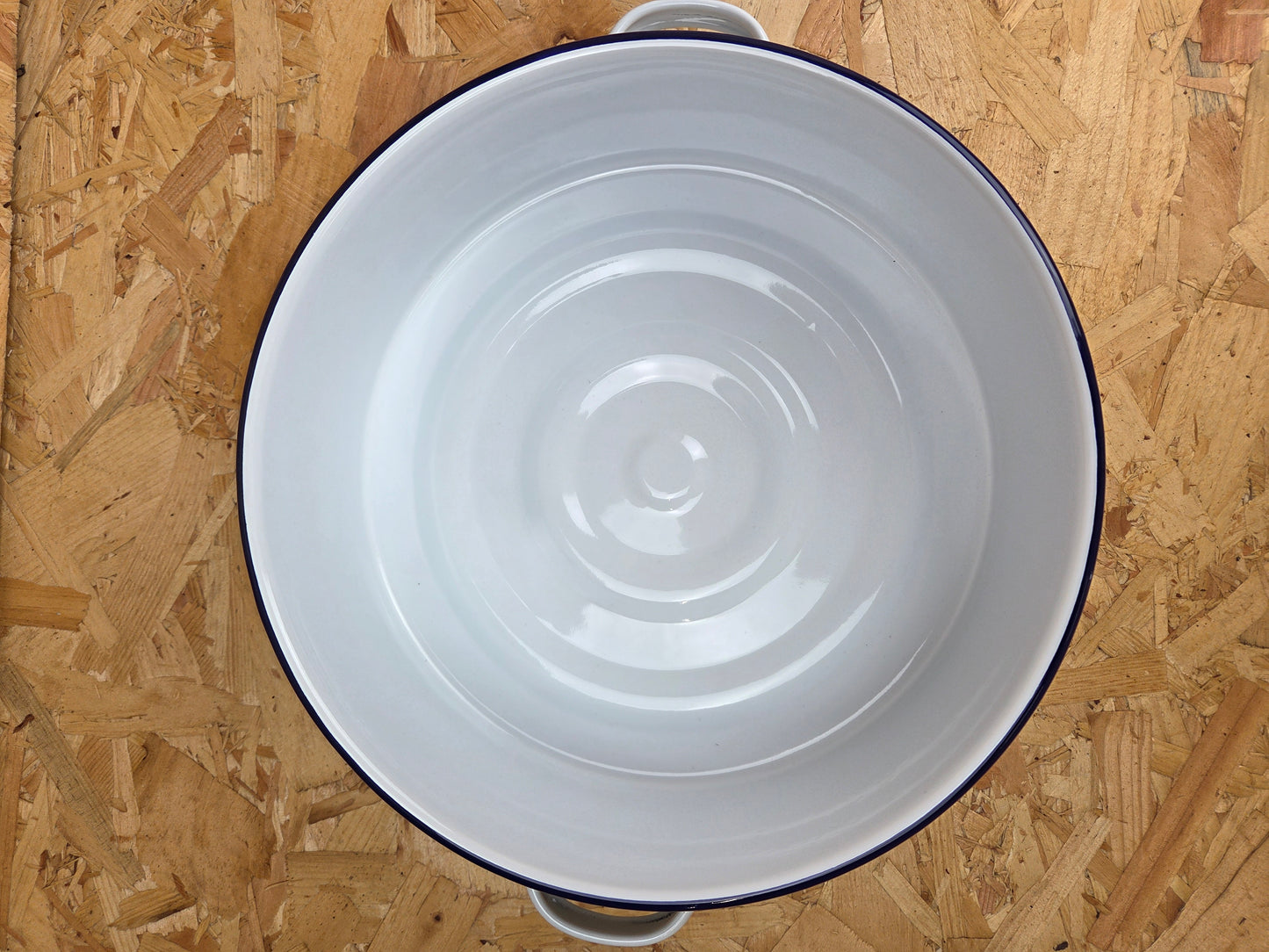 Enamel Pudding Round Roaster White and Blue Camping Picnic Caravan Enamel Casserole Dish Falcon 26cm x 11cm deep