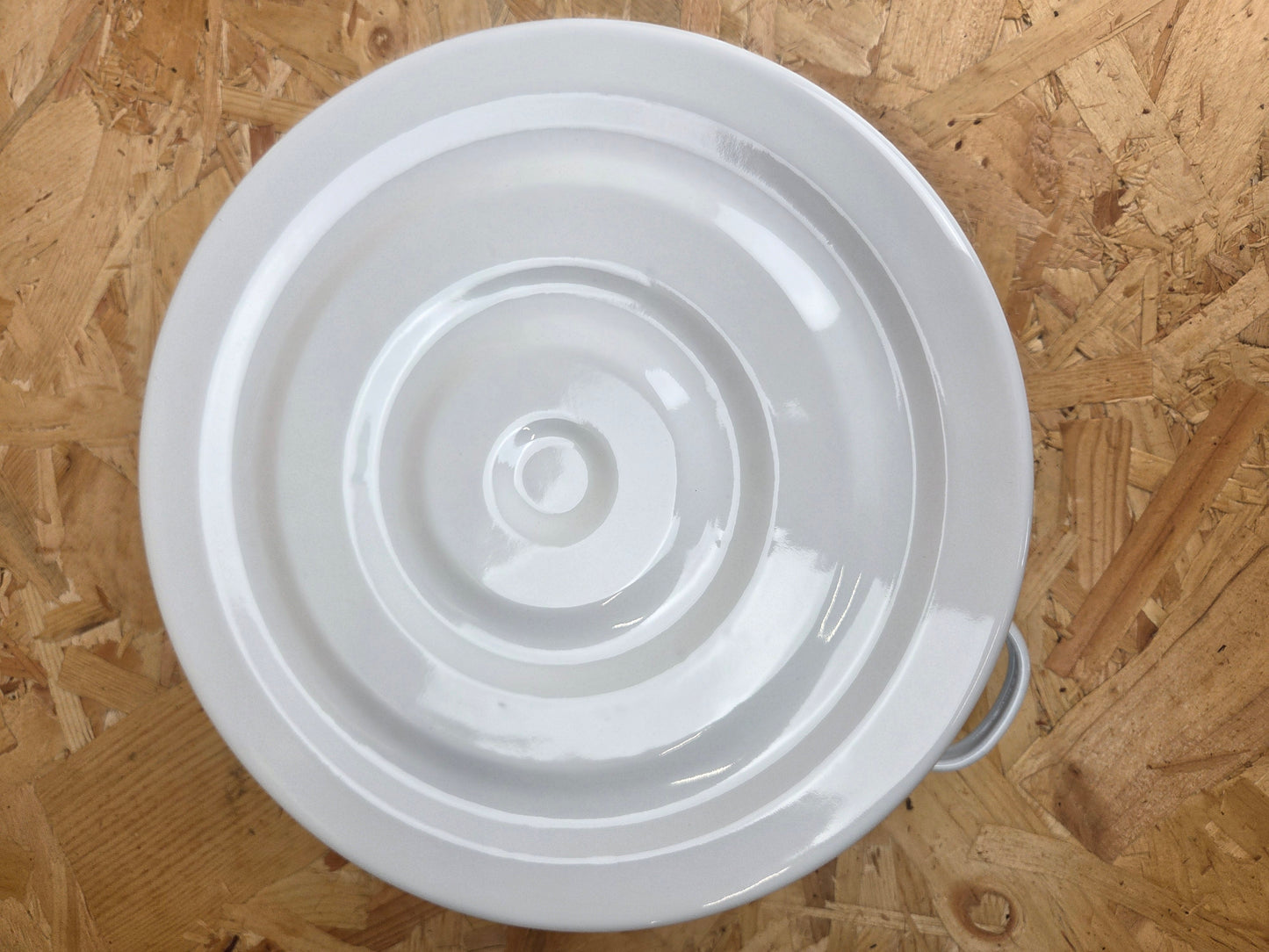 Enamel Pudding Round Roaster White and Blue Camping Picnic Caravan Enamel Casserole Dish Falcon 26cm x 11cm deep