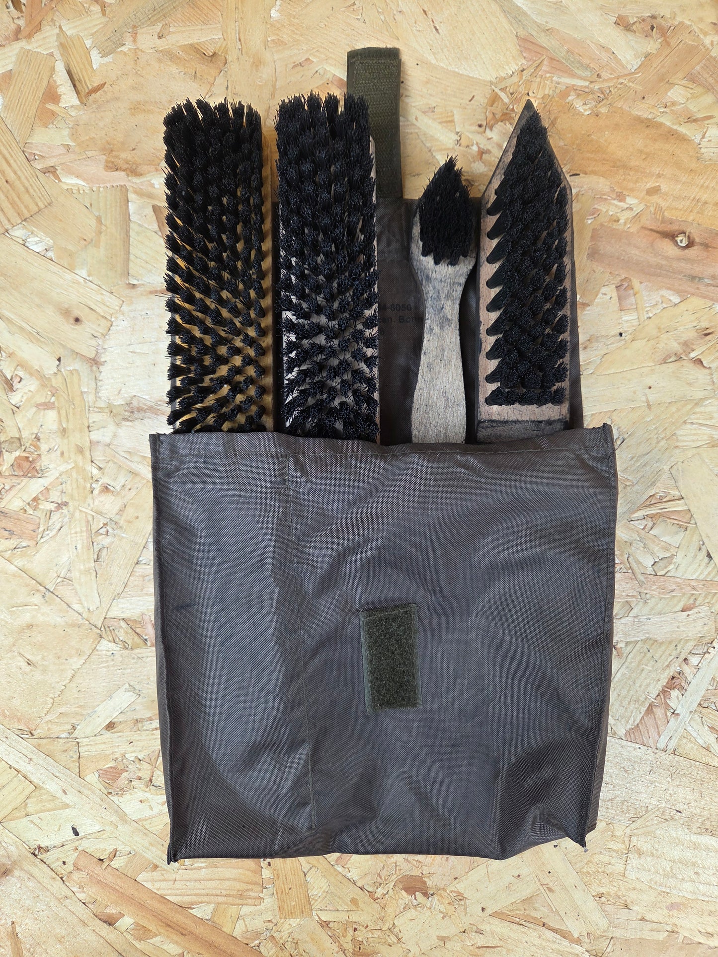 German Army Putzzeug Military Boot Cleaning Kit 4 Brush Bag Shoe Shine