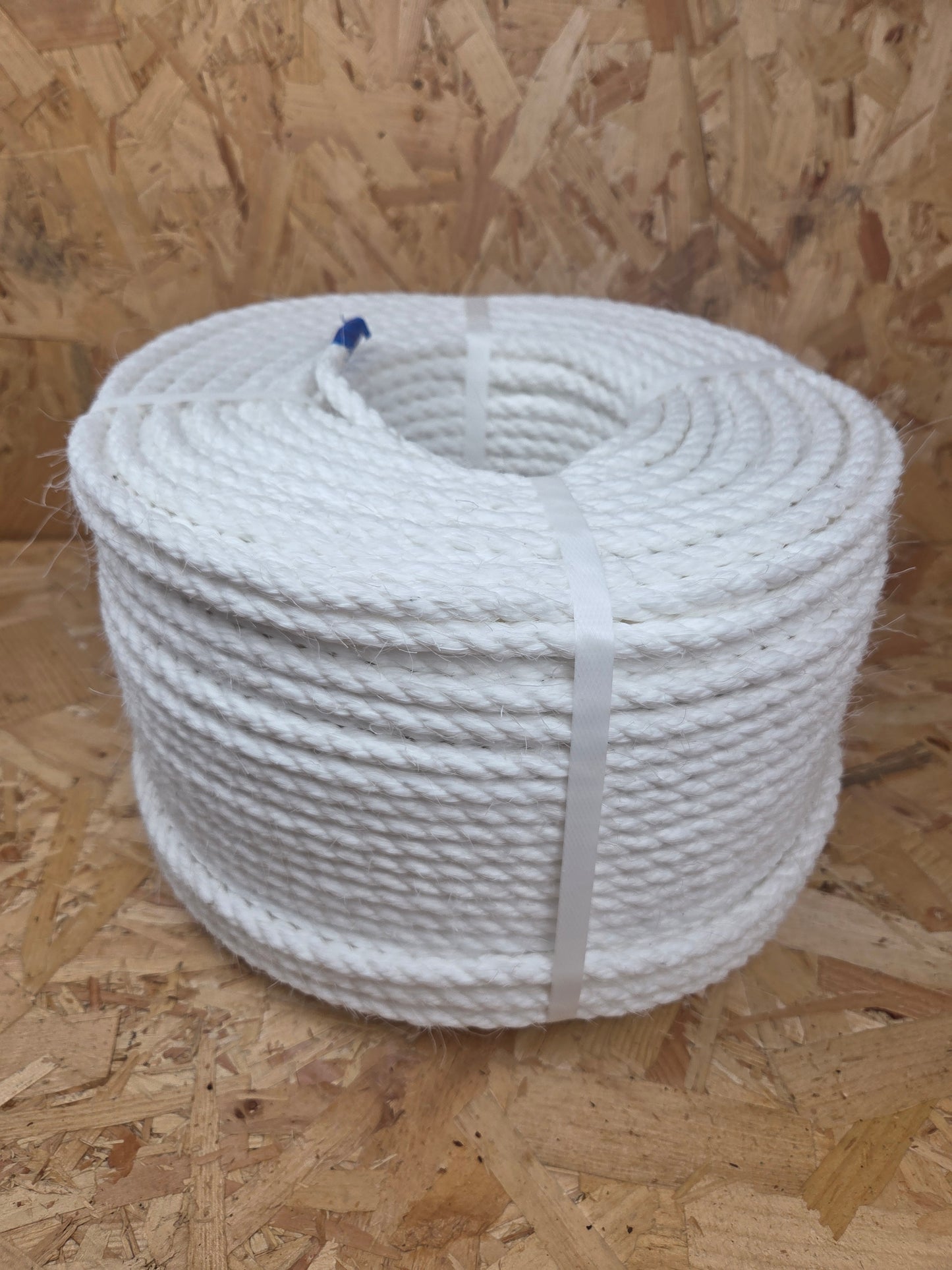 Staple Spun Polypropylene Rope White Utility Heavy Duty Cord Garden DIY Marine Weather Resistant Camping 10mm x 220m