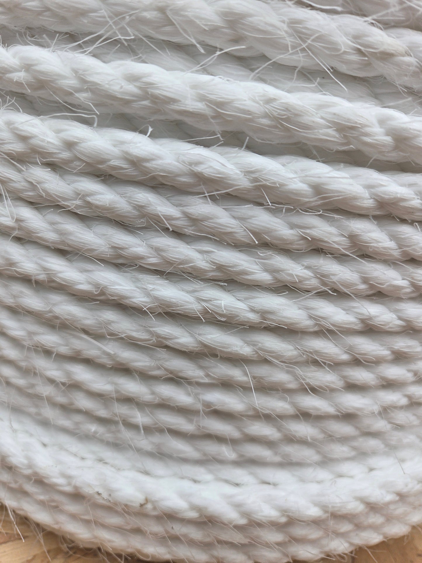 Staple Spun Polypropylene Rope White Utility Heavy Duty Cord Garden DIY Marine Weather Resistant Camping 10mm x 220m
