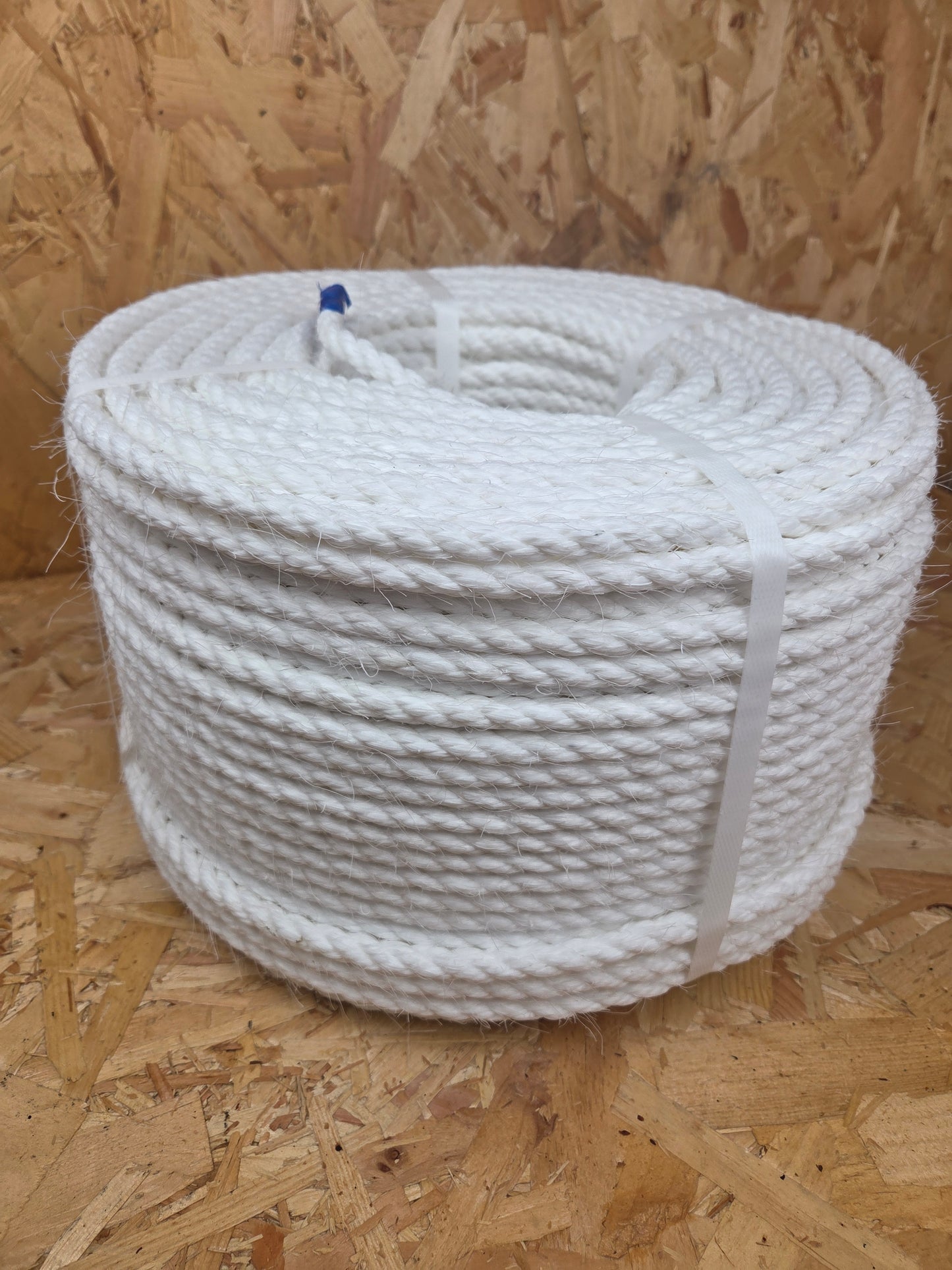 Staple Spun Polypropylene Rope White Utility Heavy Duty Cord Garden DIY Marine Weather Resistant Camping 10mm x 220m