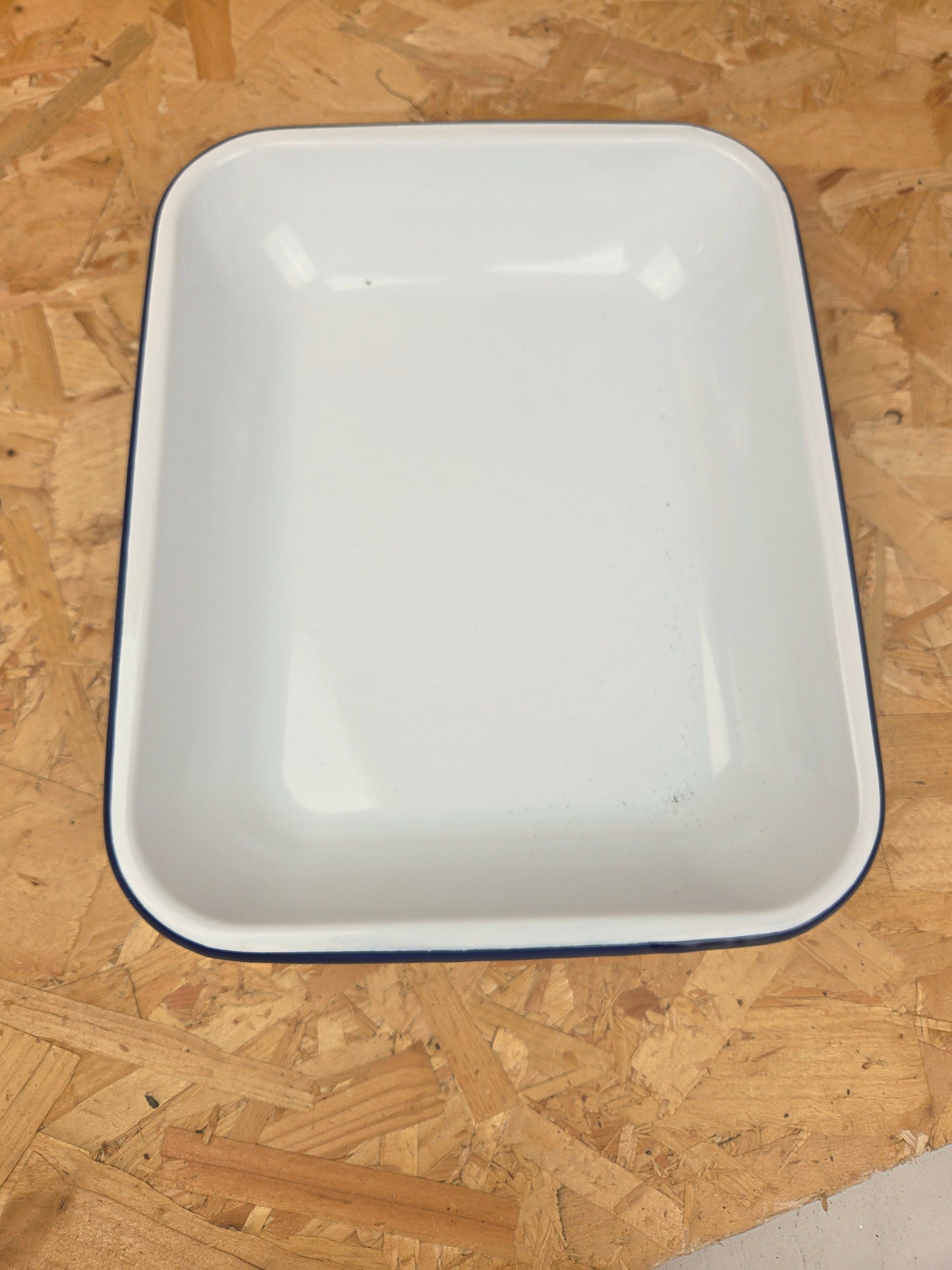 Enamel Bakepan White and Blue Camping Roasting Tin Tray Picnic Caravan Enamel Bowl Falcon 31cm x 25cm x 5cm