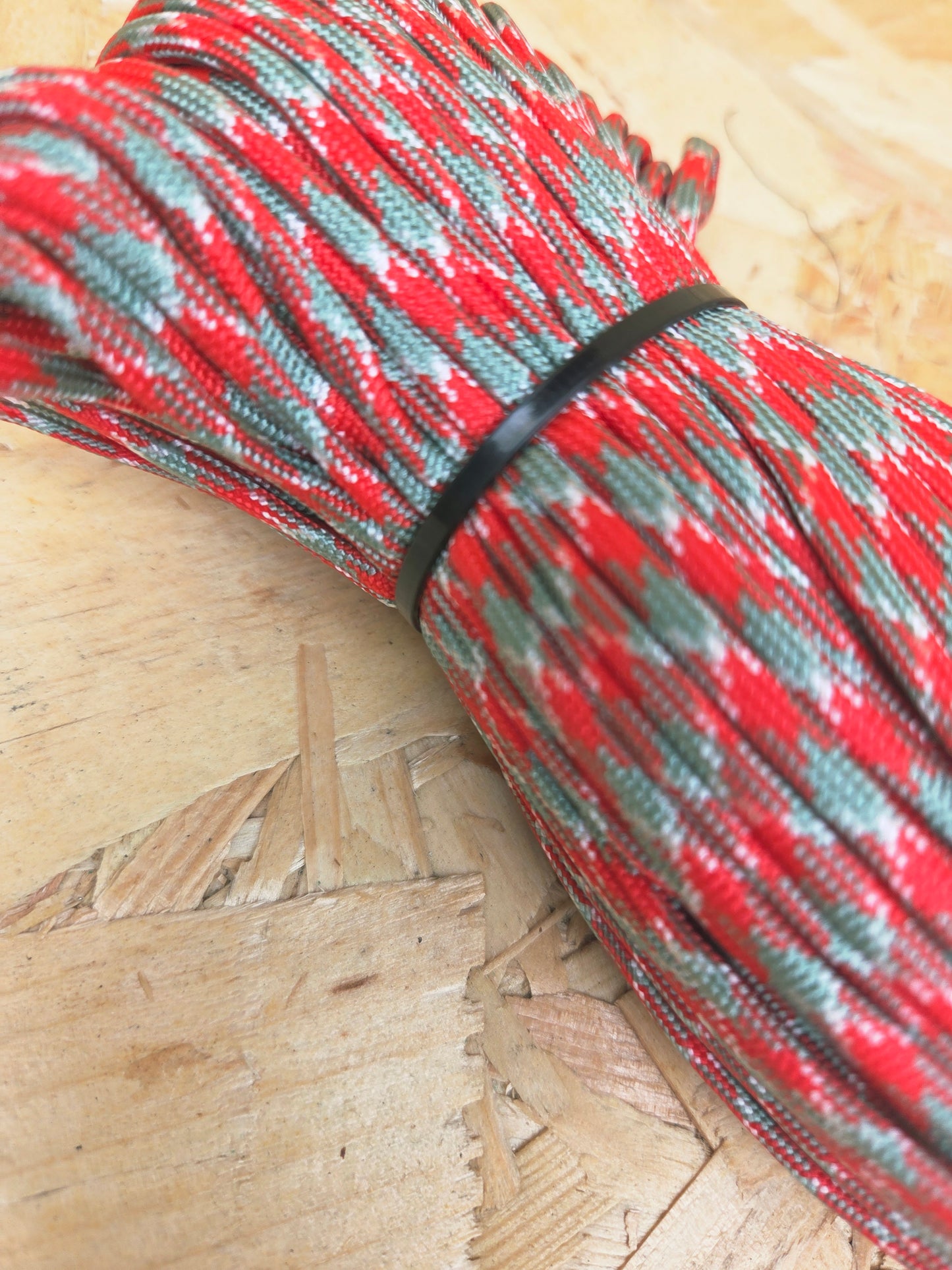 Paracord Cord Retention Loop Basha & Bivi Tent Shelter Rope Bushcraft Line Red Grey White