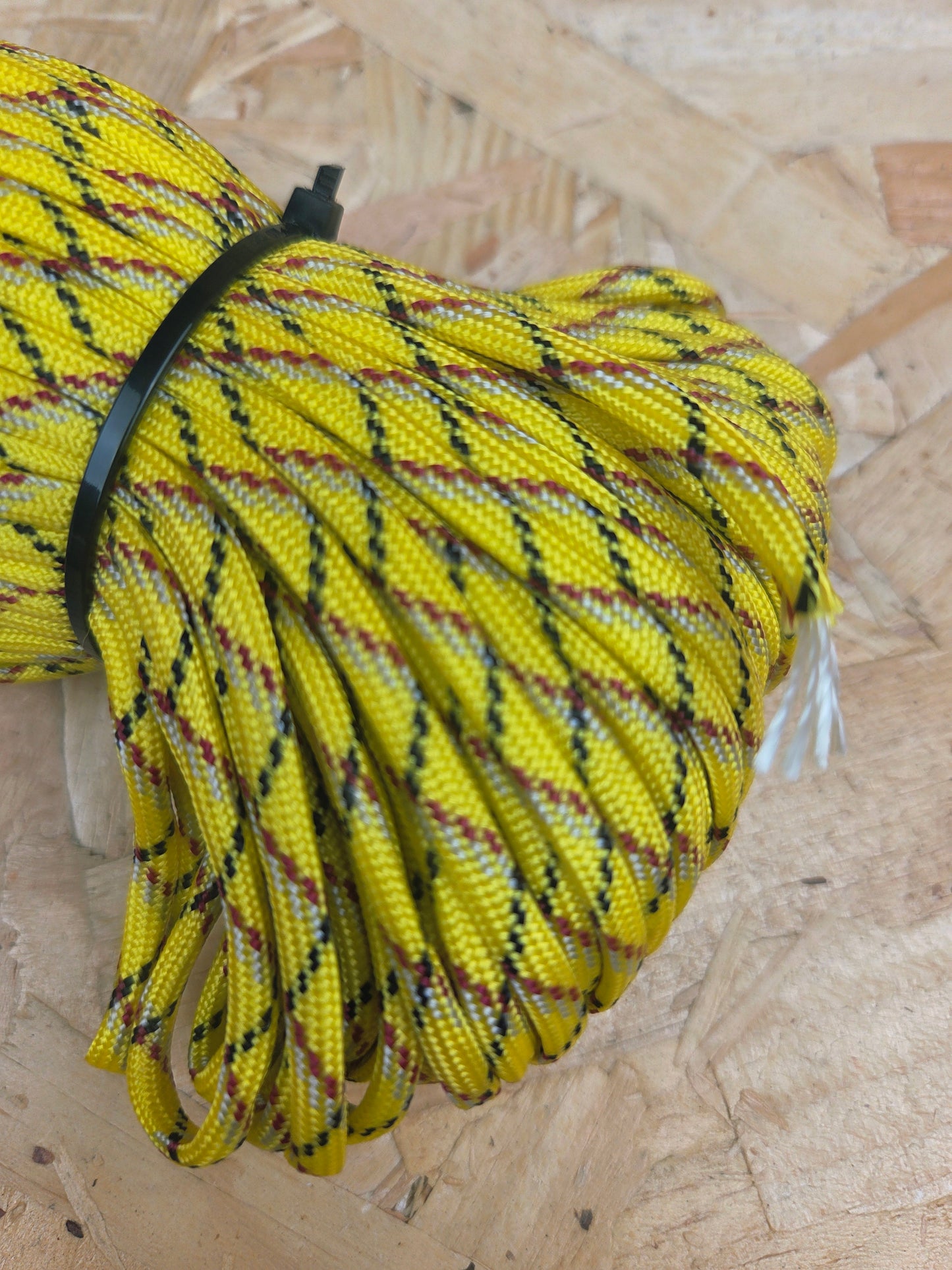 Paracord Cord Retention Loop Basha & Bivi Tent Shelter Rope Bushcraft Line Yellow Black Red