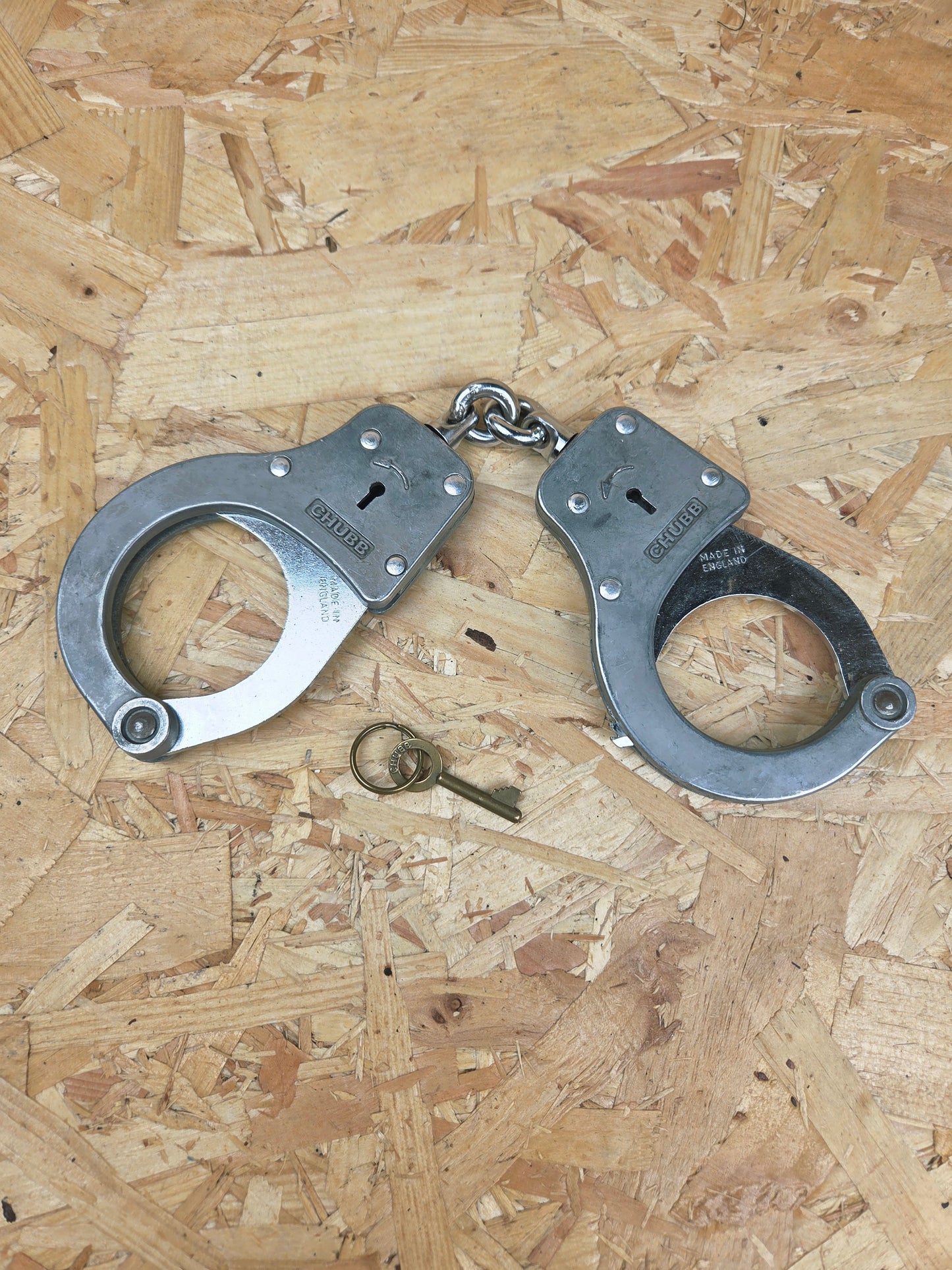 Vintage Genuine CHUBB Chain Handcuffs Cuffs Collectable Made In England Original CHUBB Key Included
