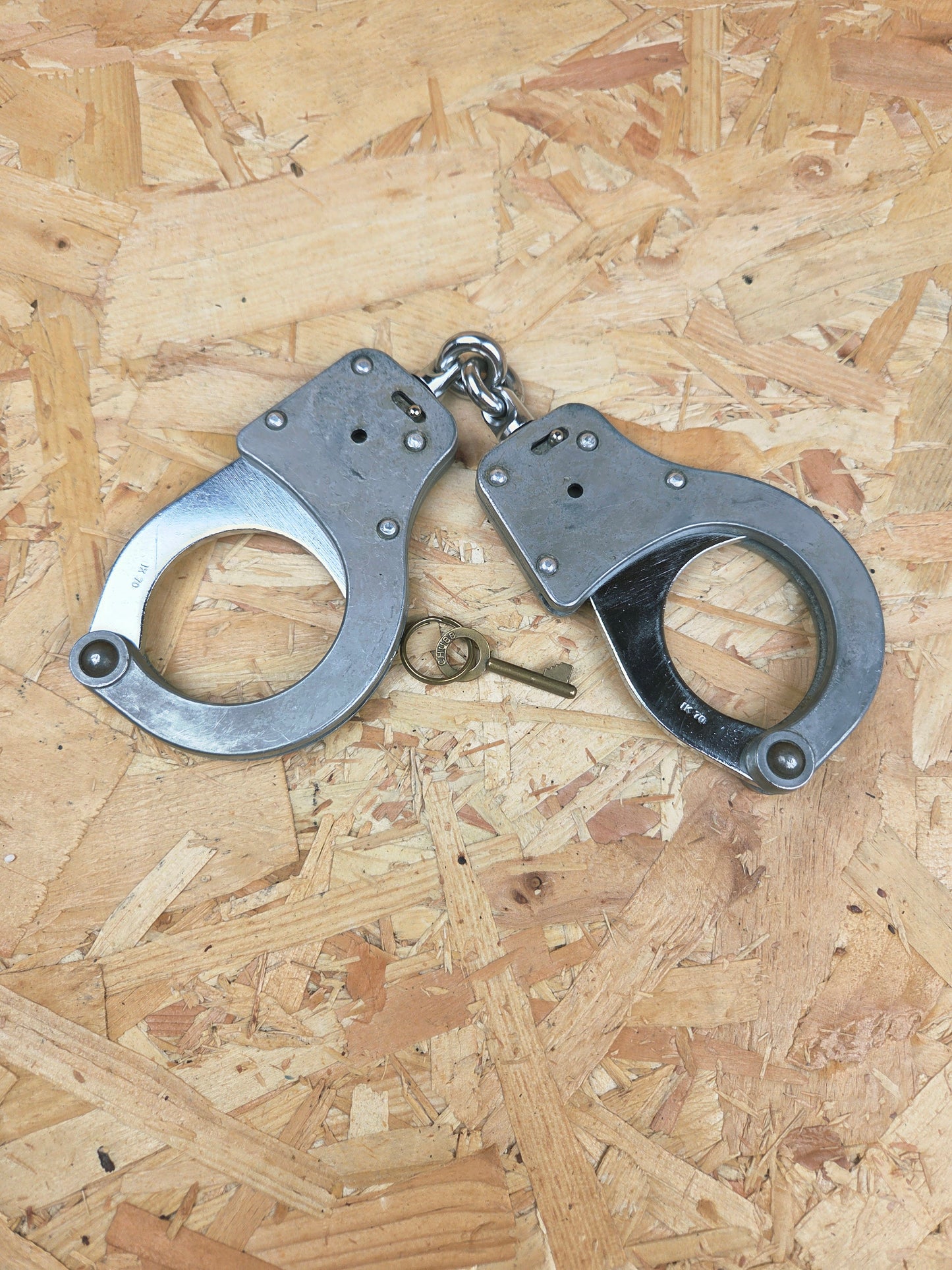 Vintage Genuine CHUBB Chain Handcuffs Cuffs Collectable Made In England Original CHUBB Key Included