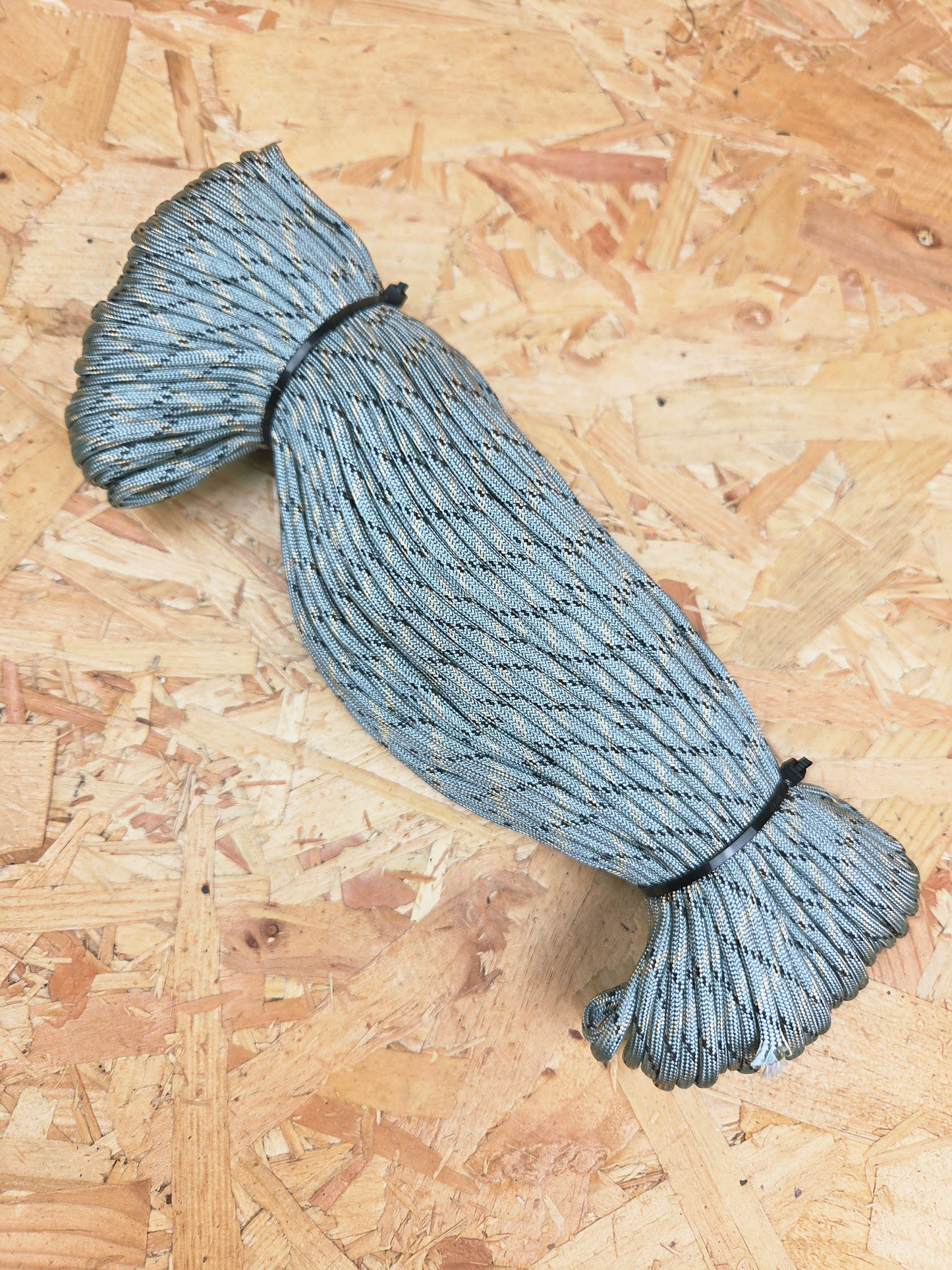 Paracord Cord Retention Loop Basha & Bivi Tent Shelter Rope Bushcraft Line Grey Black & Gold