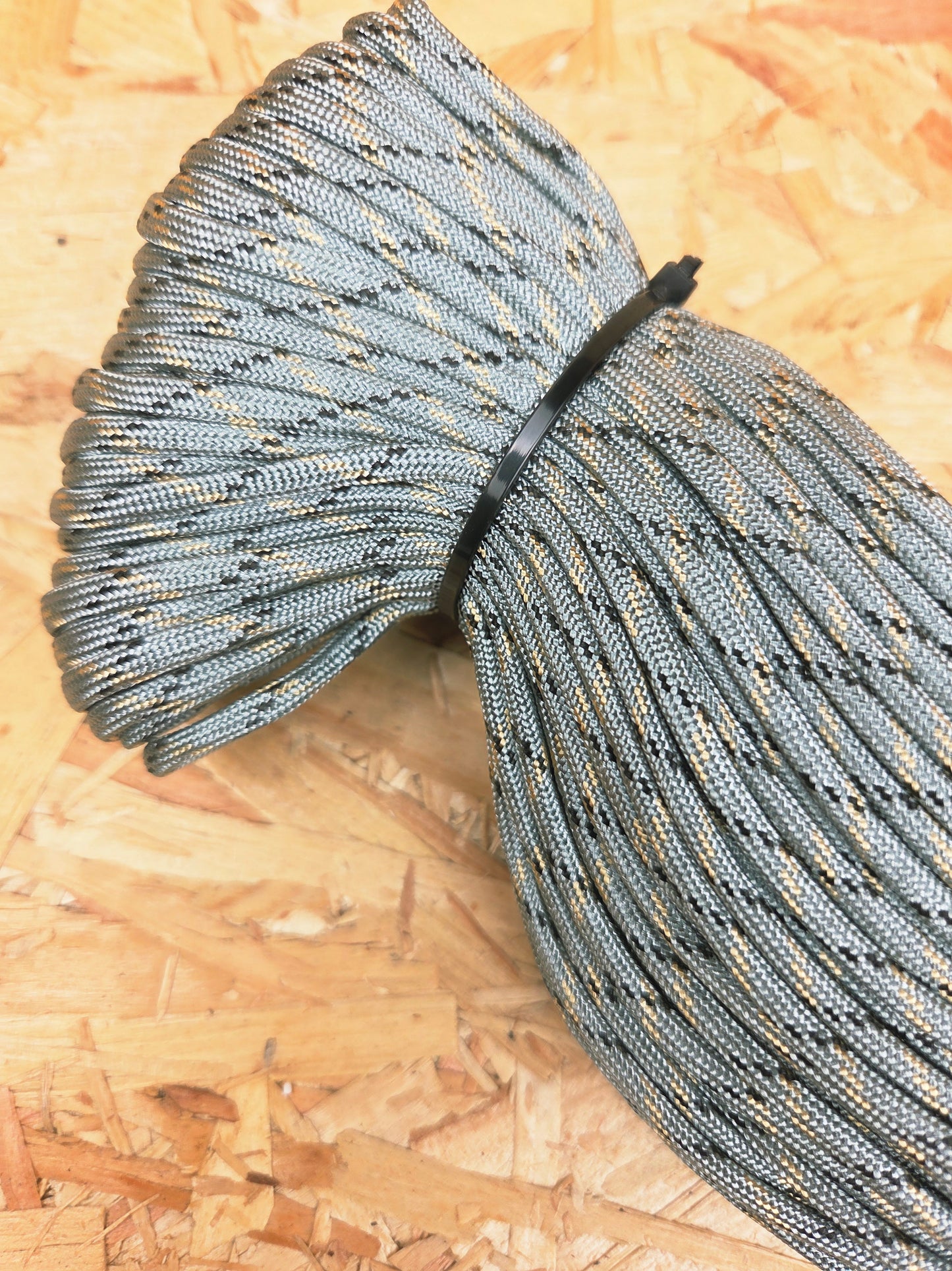 Paracord Cord Retention Loop Basha & Bivi Tent Shelter Rope Bushcraft Line Grey Black & Gold