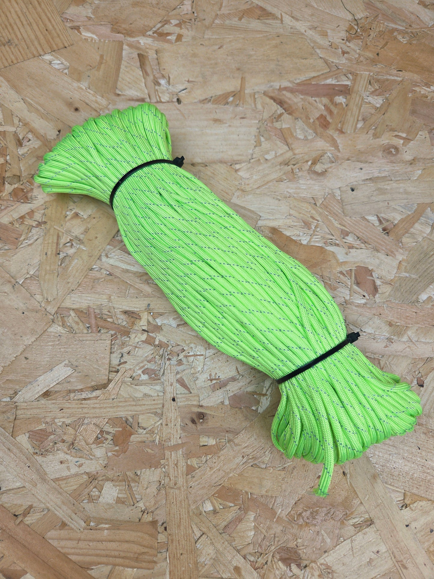 Paracord Cord Retention Loop Basha & Bivi Tent Shelter Rope Bushcraft Line Neon Green & Silver Striped