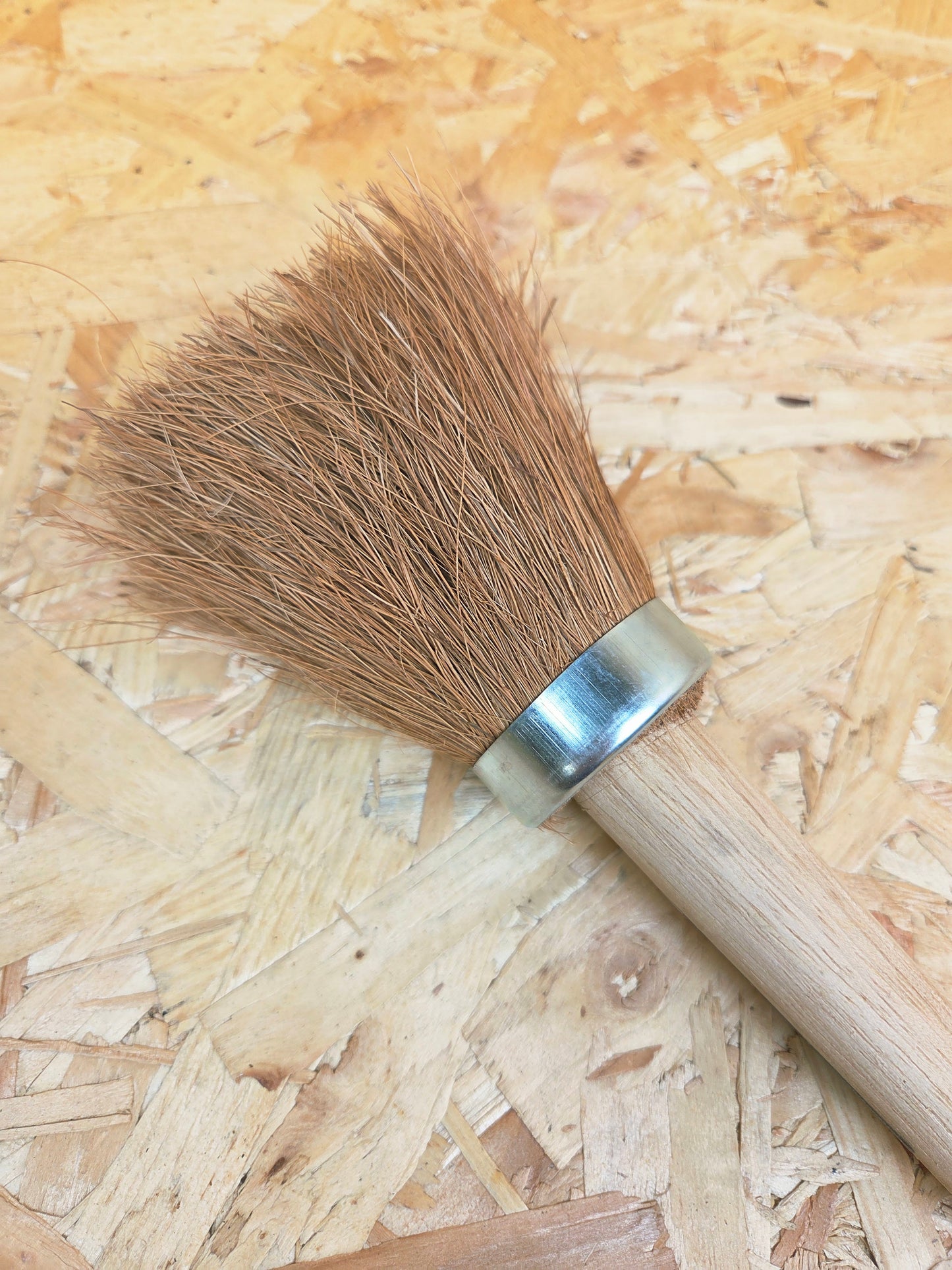 Outdoor Tar Brush Natural Coconut Fibre Wooden Handle Outside Workshop Garage Garden 33cm