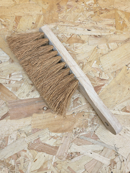 Outdoor Hand Brush Natural Coconut Fibre Wooden Handle Outside Workshop Garage Garden 28cm