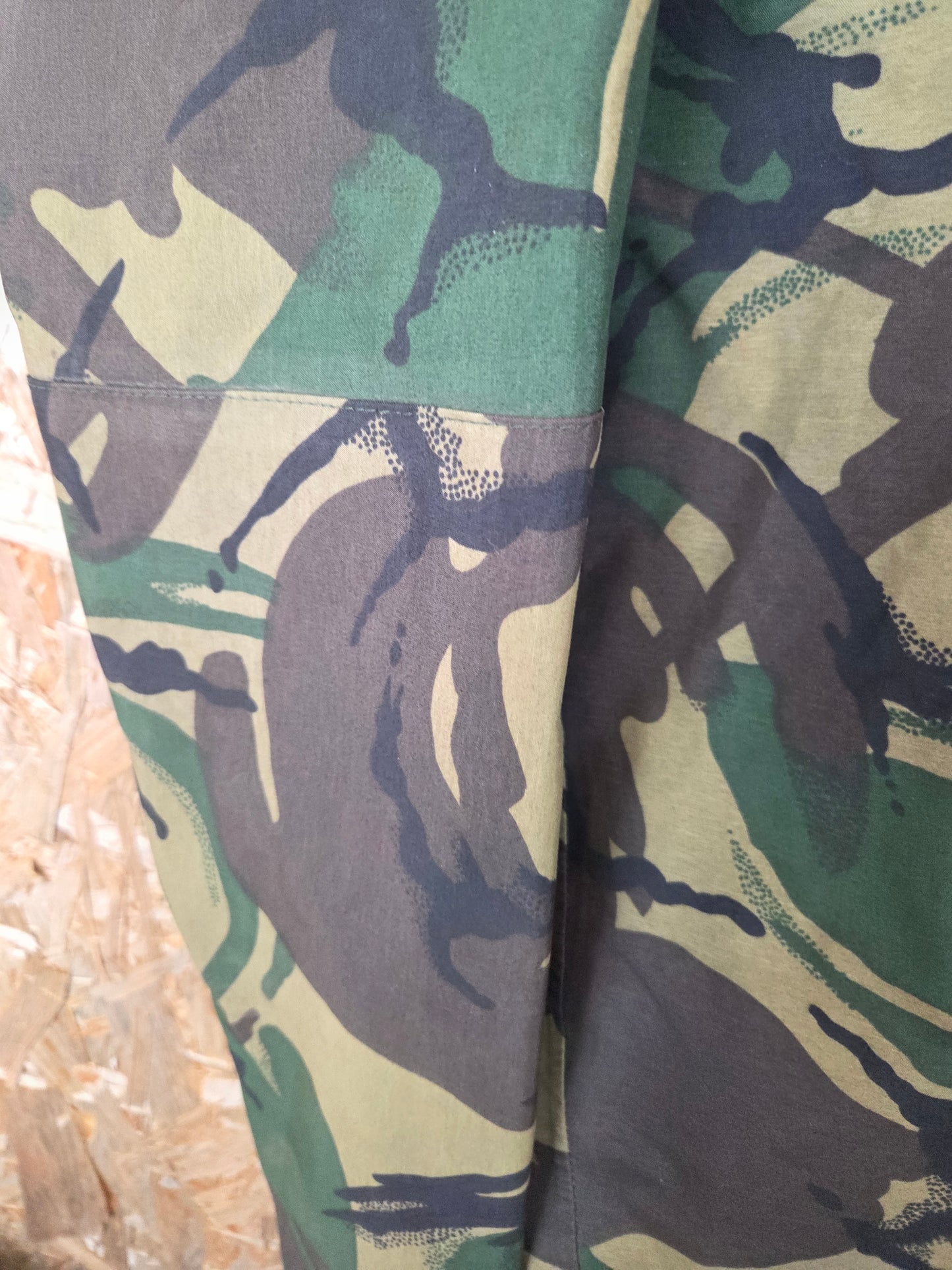 Genuine British Army Smock MVP Jacket Woodland DPM Camouflage Camo Windproof Waterproof Goretex Coat Military Cadet Paintball Tactical Airsoft Camo Coat (Copy)