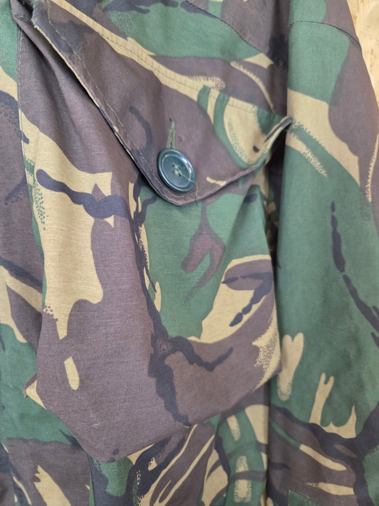 Genuine British Army Smock MVP Jacket Woodland DPM Camouflage Camo Windproof Waterproof Goretex Coat Military Cadet Paintball Tactical Airsoft Camo Coat (Copy)