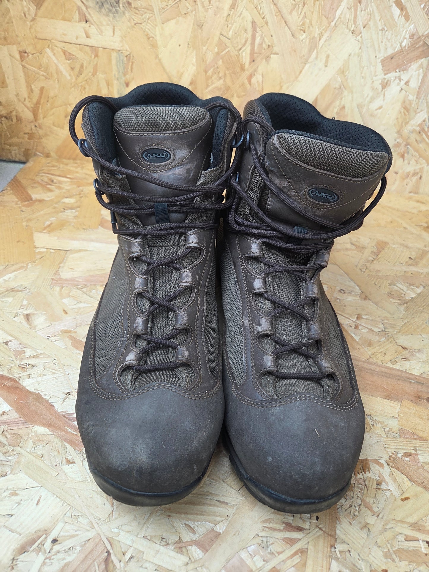 Genuine AKU German Military Leather Hiking Boots Brown Outdoor Walking Patrol Lightweight Footwear UK 10