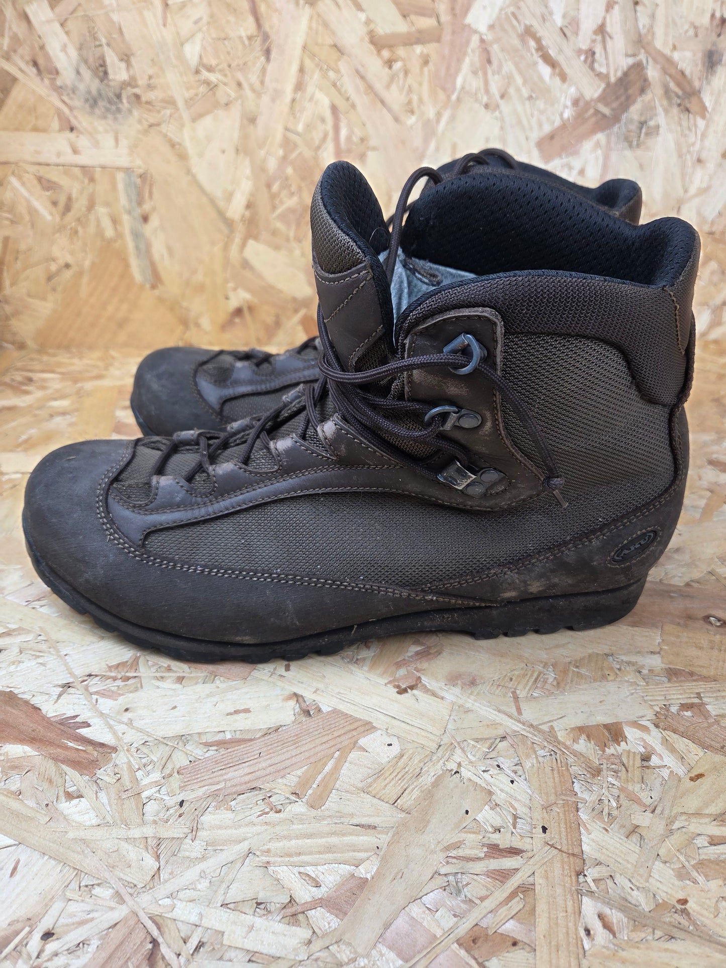 Genuine AKU German Military Leather Hiking Boots Brown Outdoor Walking Patrol Lightweight Footwear UK 10