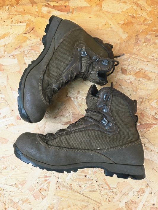 Genuine AKU German Military Leather Hiking Boots Brown Cadet Outdoor Walking Patrol Lightweight Footwear UK 6