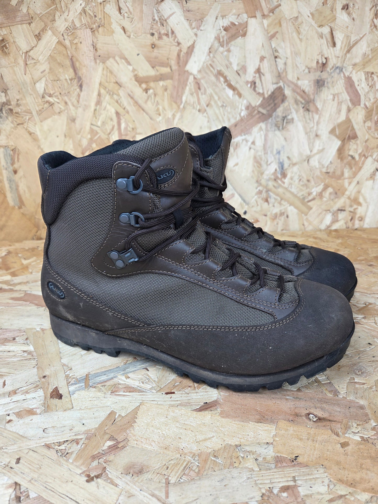 Genuine AKU German Military Leather Hiking Boots Brown Cadet Outdoor Walking Patrol Lightweight Footwear UK 9