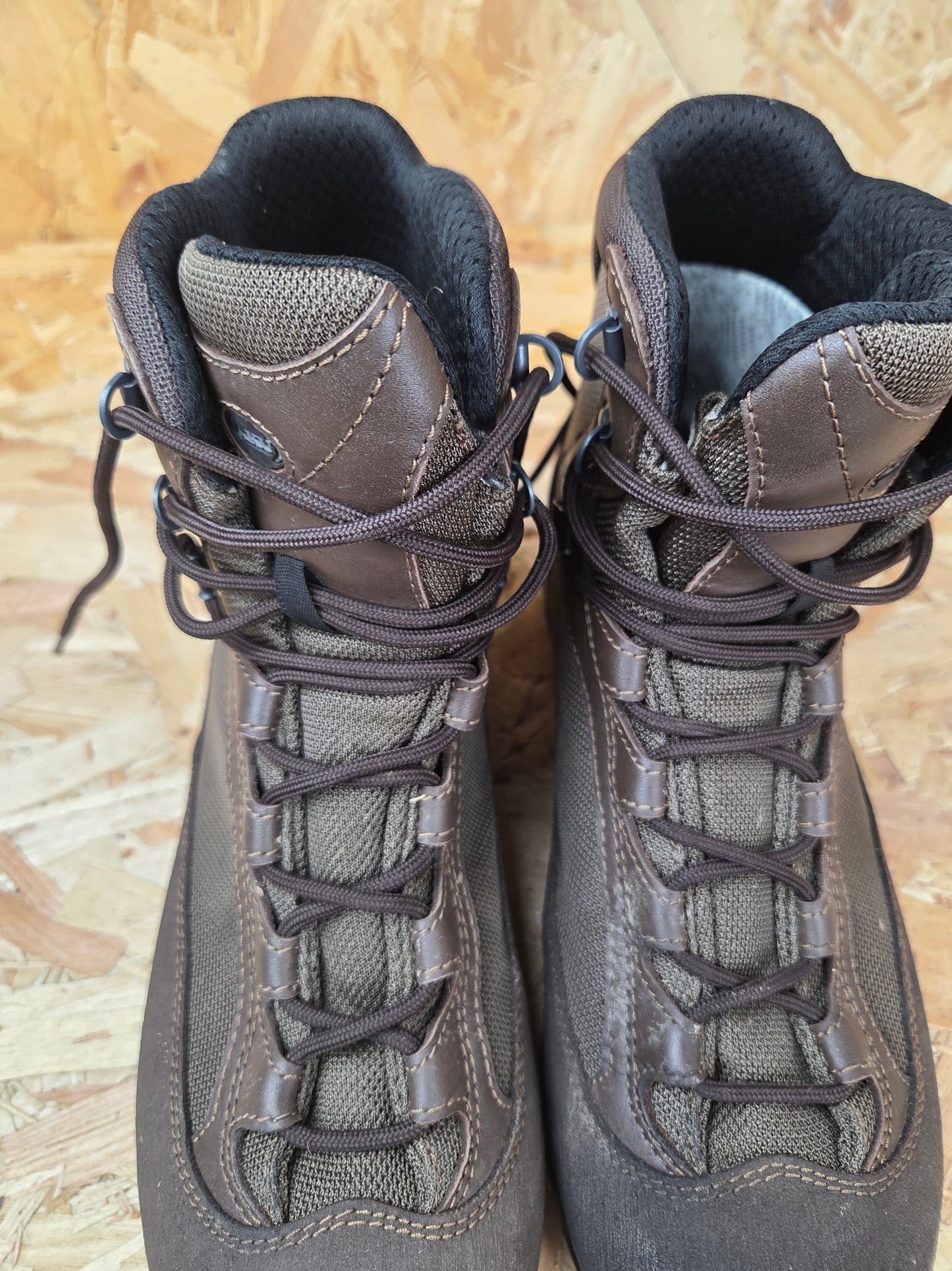 Genuine AKU German Military Leather Hiking Boots Brown Cadet Outdoor Walking Patrol Lightweight Footwear UK 9