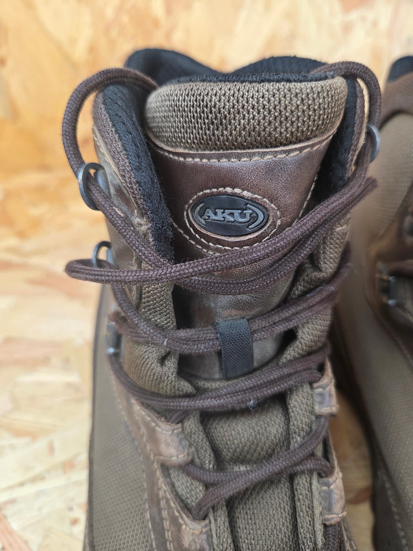 Genuine AKU German Military Leather Hiking Boots Brown Cadet Outdoor Walking Patrol Lightweight Footwear UK 12