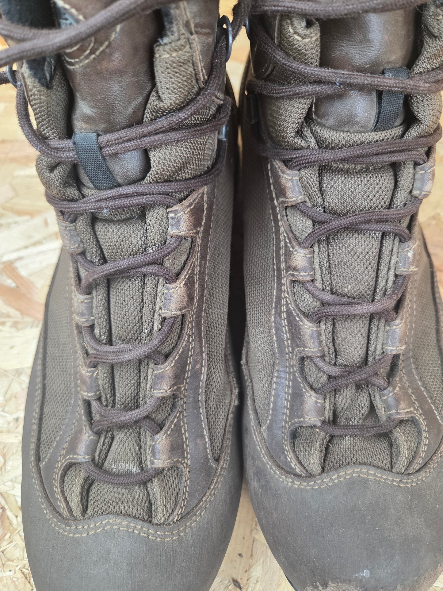 Genuine AKU German Military Leather Hiking Boots Brown Cadet Outdoor Walking Patrol Lightweight Footwear UK 12