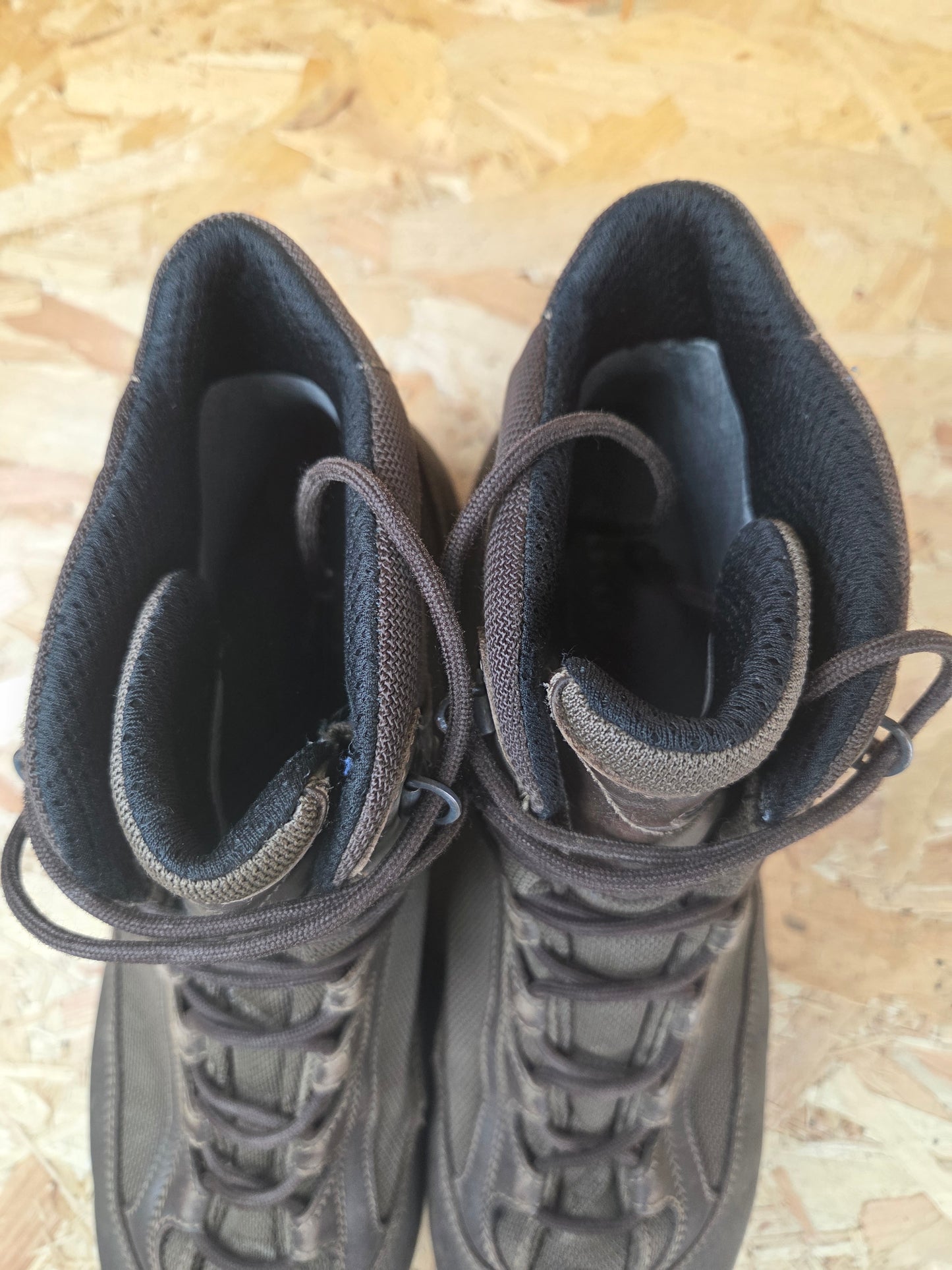 Genuine AKU German Military Leather Hiking Boots Brown Cadet Outdoor Walking Patrol Lightweight Footwear UK 12