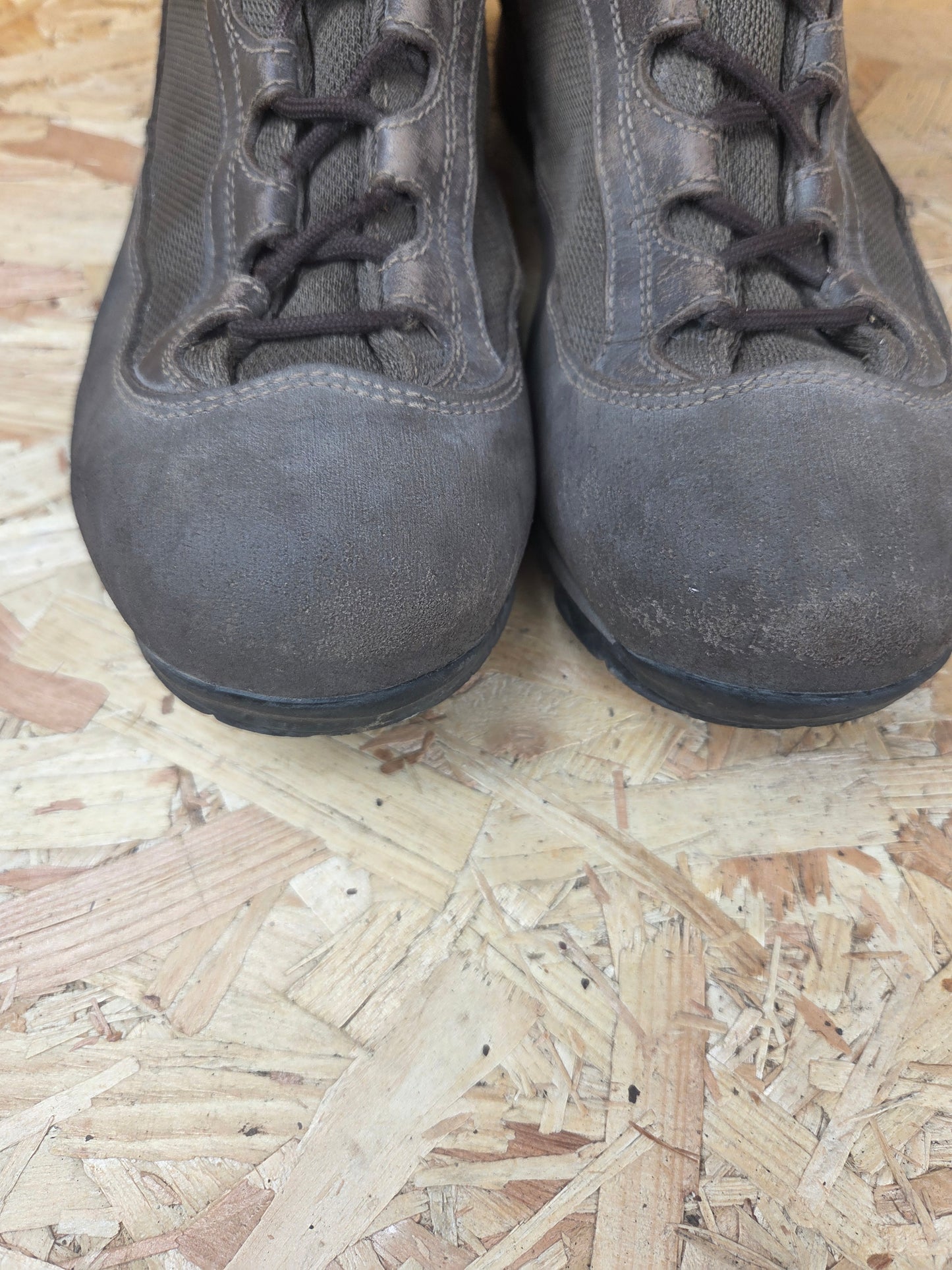 Genuine AKU German Military Leather Hiking Boots Brown Cadet Outdoor Walking Patrol Lightweight Footwear Approx UK 10