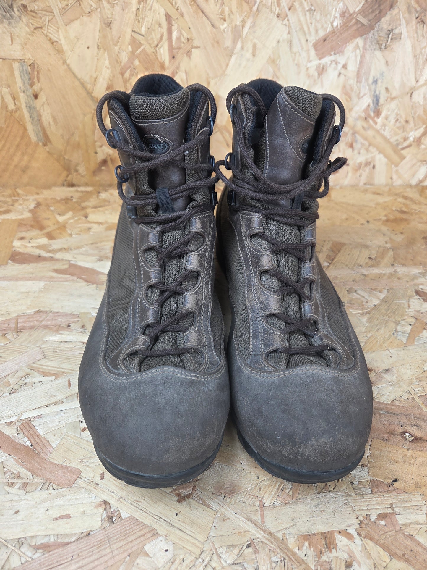 Genuine AKU German Military Leather Hiking Boots Brown Cadet Outdoor Walking Patrol Lightweight Footwear Approx UK 10