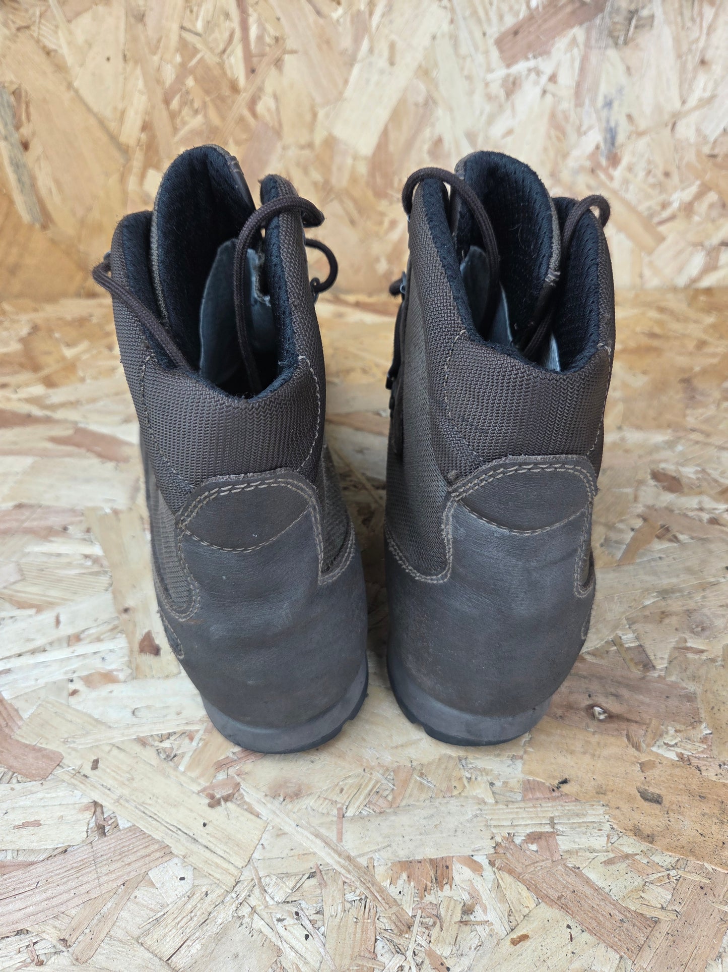 Genuine AKU German Military Leather Hiking Boots Brown Cadet Outdoor Walking Patrol Lightweight Footwear Approx UK 10