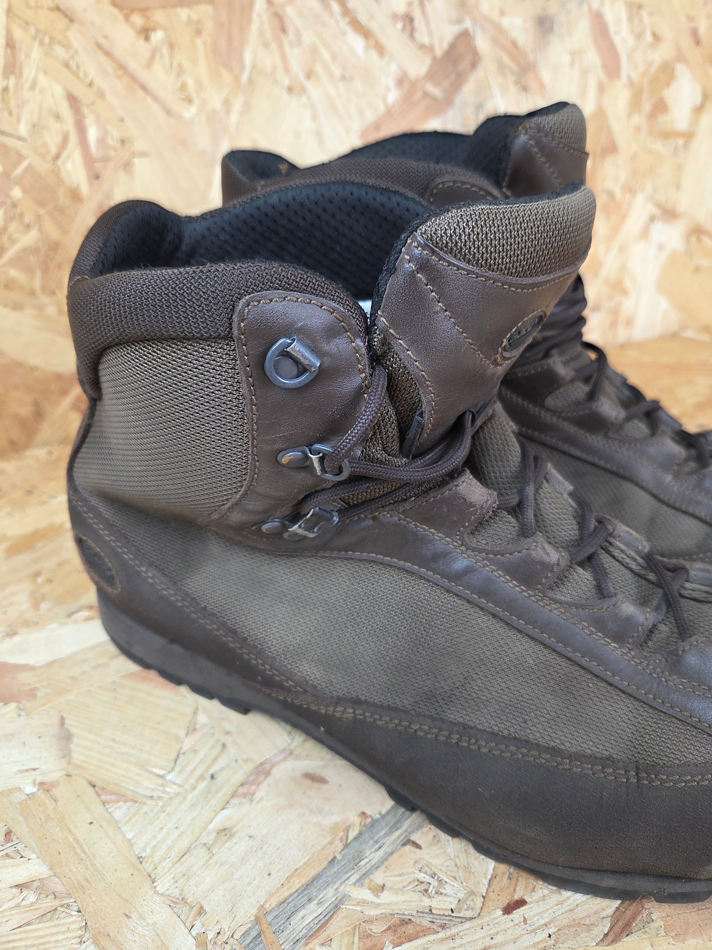 Genuine AKU German Military Leather Hiking Boots Brown Cadet Outdoor Walking Patrol Lightweight Footwear UK 12