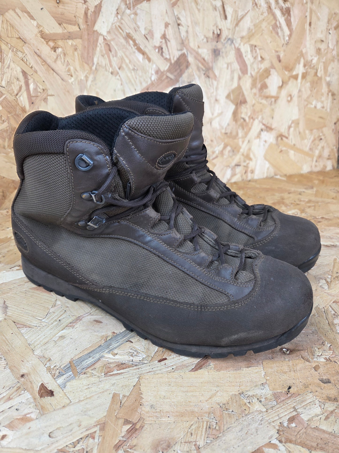 Genuine AKU German Military Leather Hiking Boots Brown Cadet Outdoor Walking Patrol Lightweight Footwear UK 12